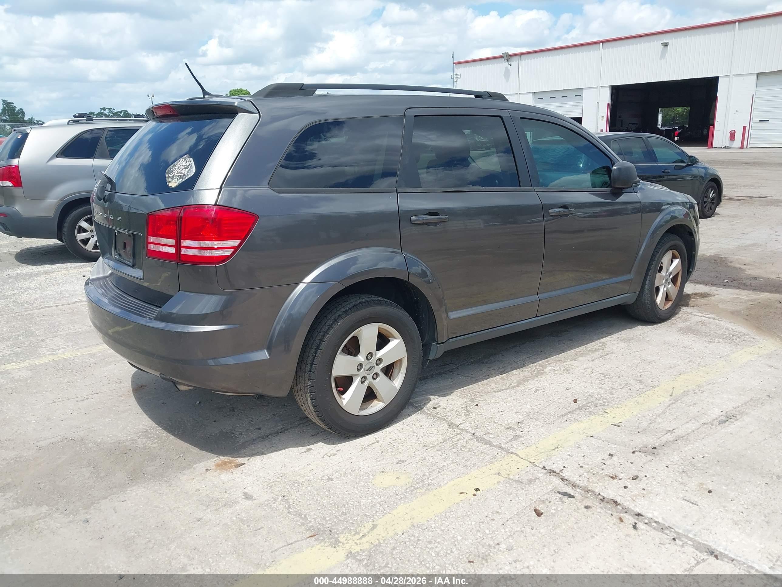 DODGE JOURNEY image 4