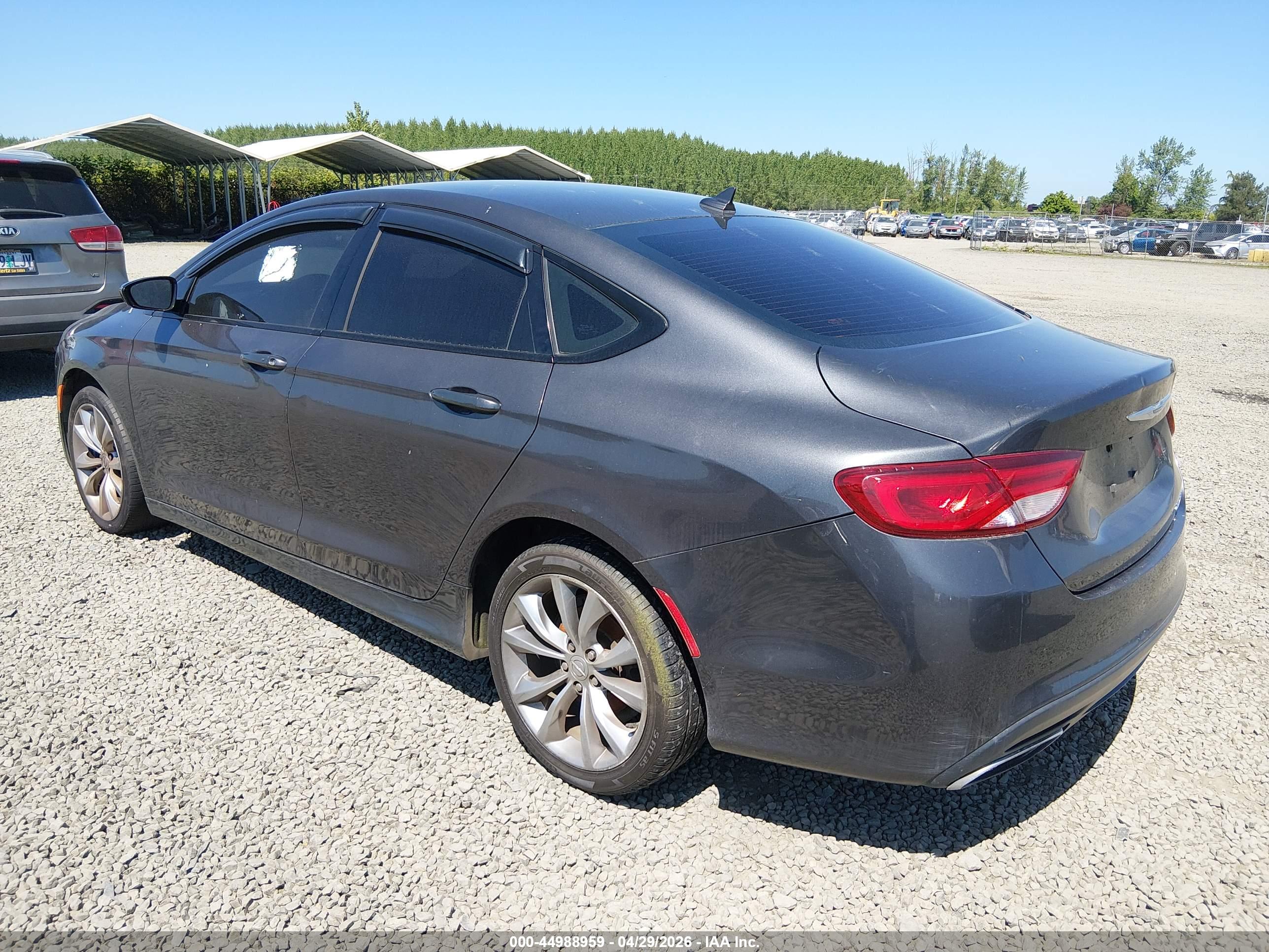 CHRYSLER 200 image 3