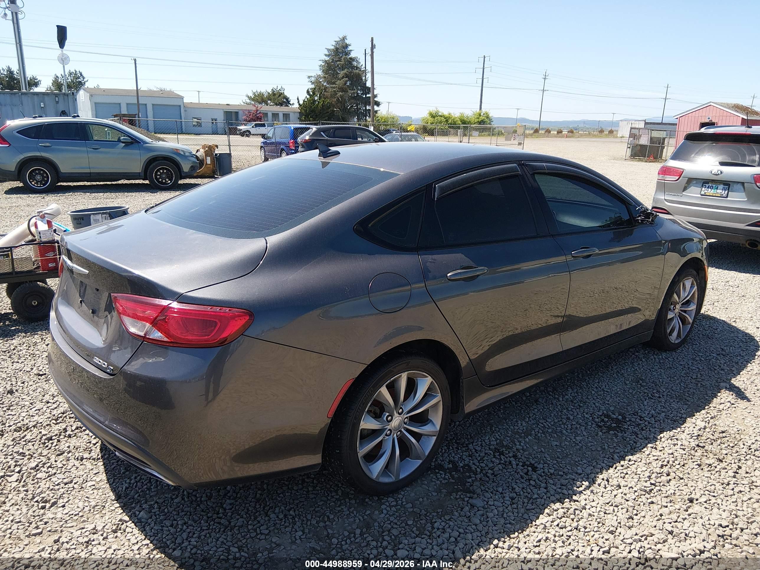CHRYSLER 200 image 4