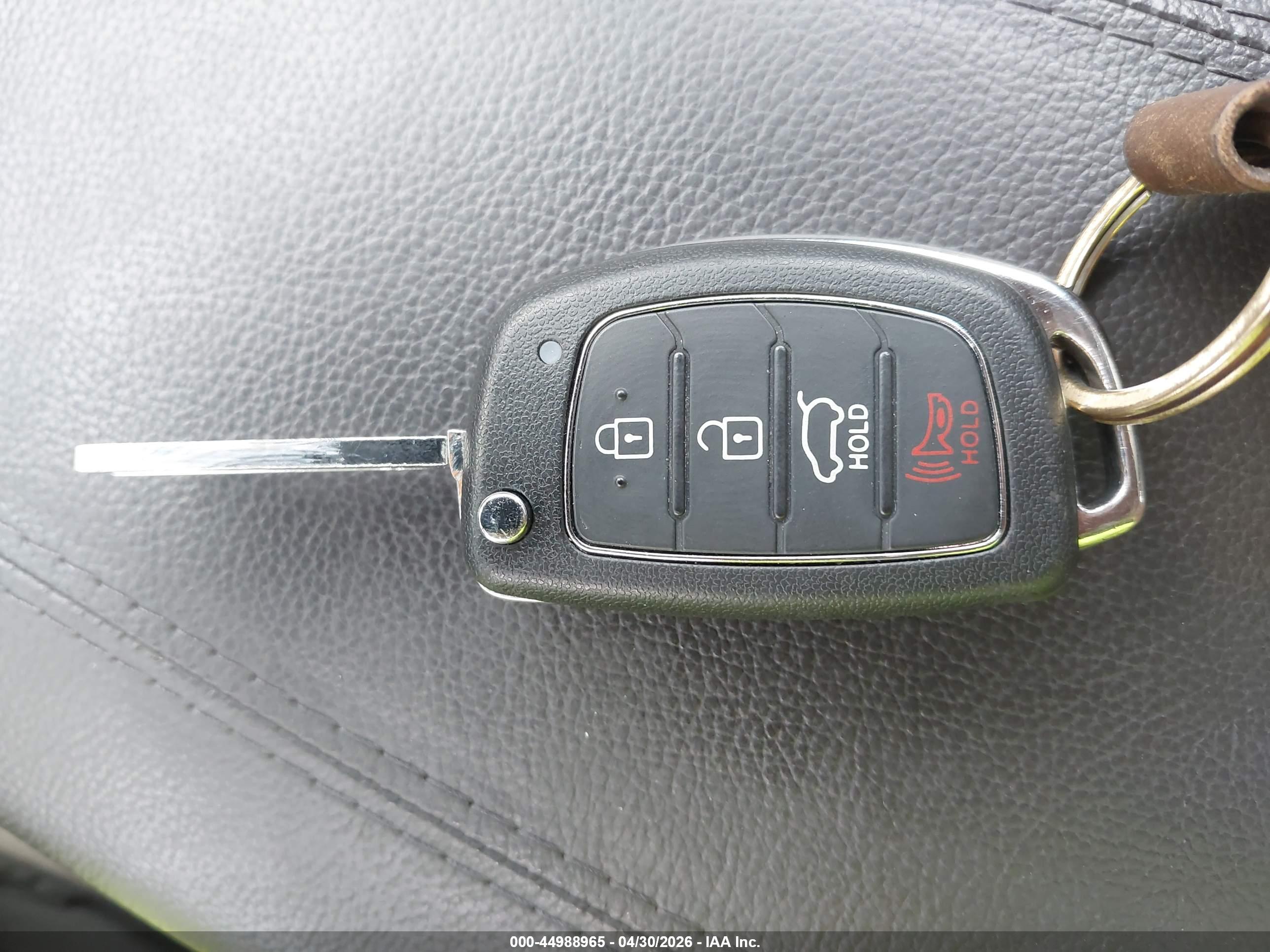 HYUNDAI SANTA image 11
