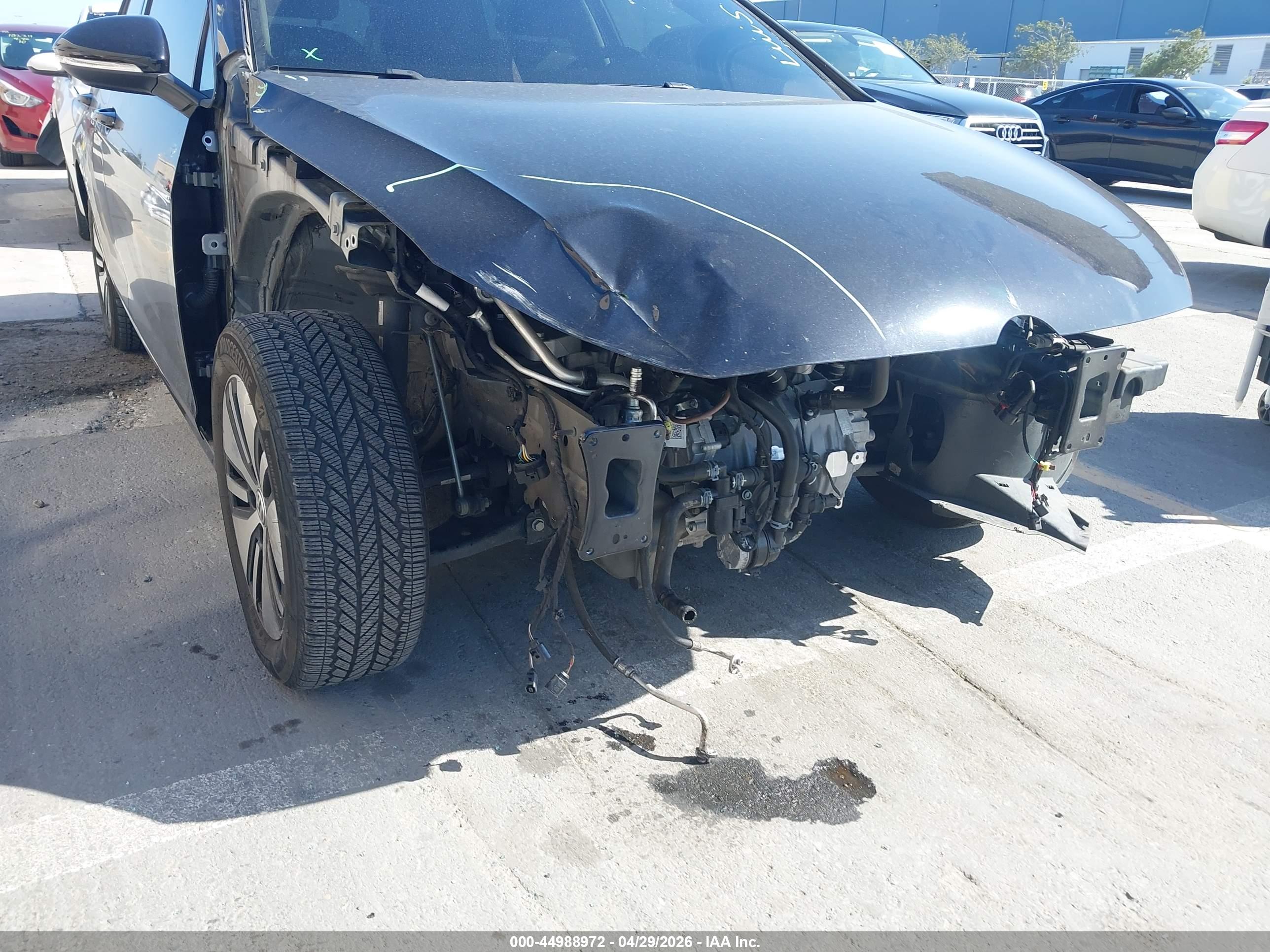 VOLKSWAGEN E-GOLF image 6