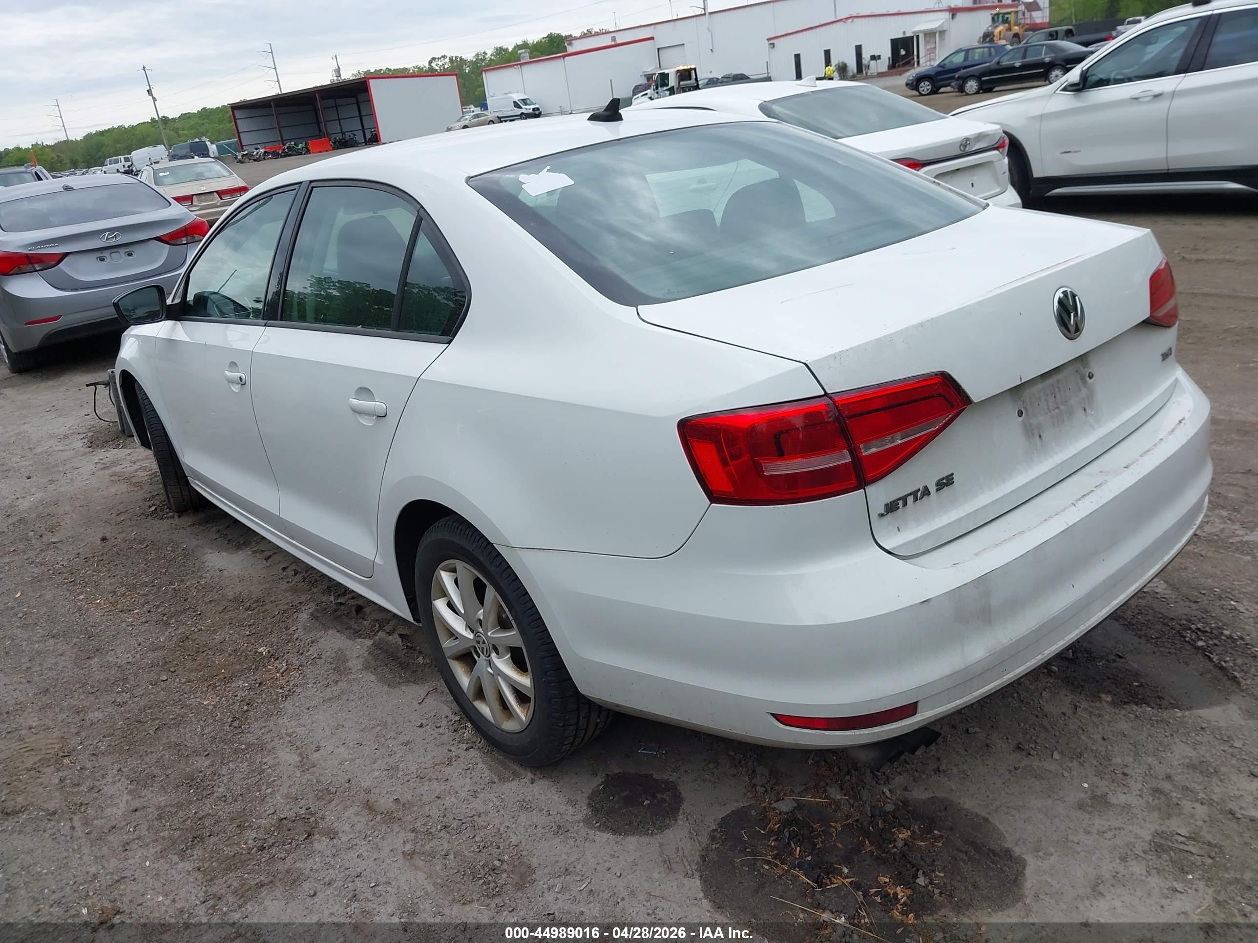 VOLKSWAGEN JETTA image 3