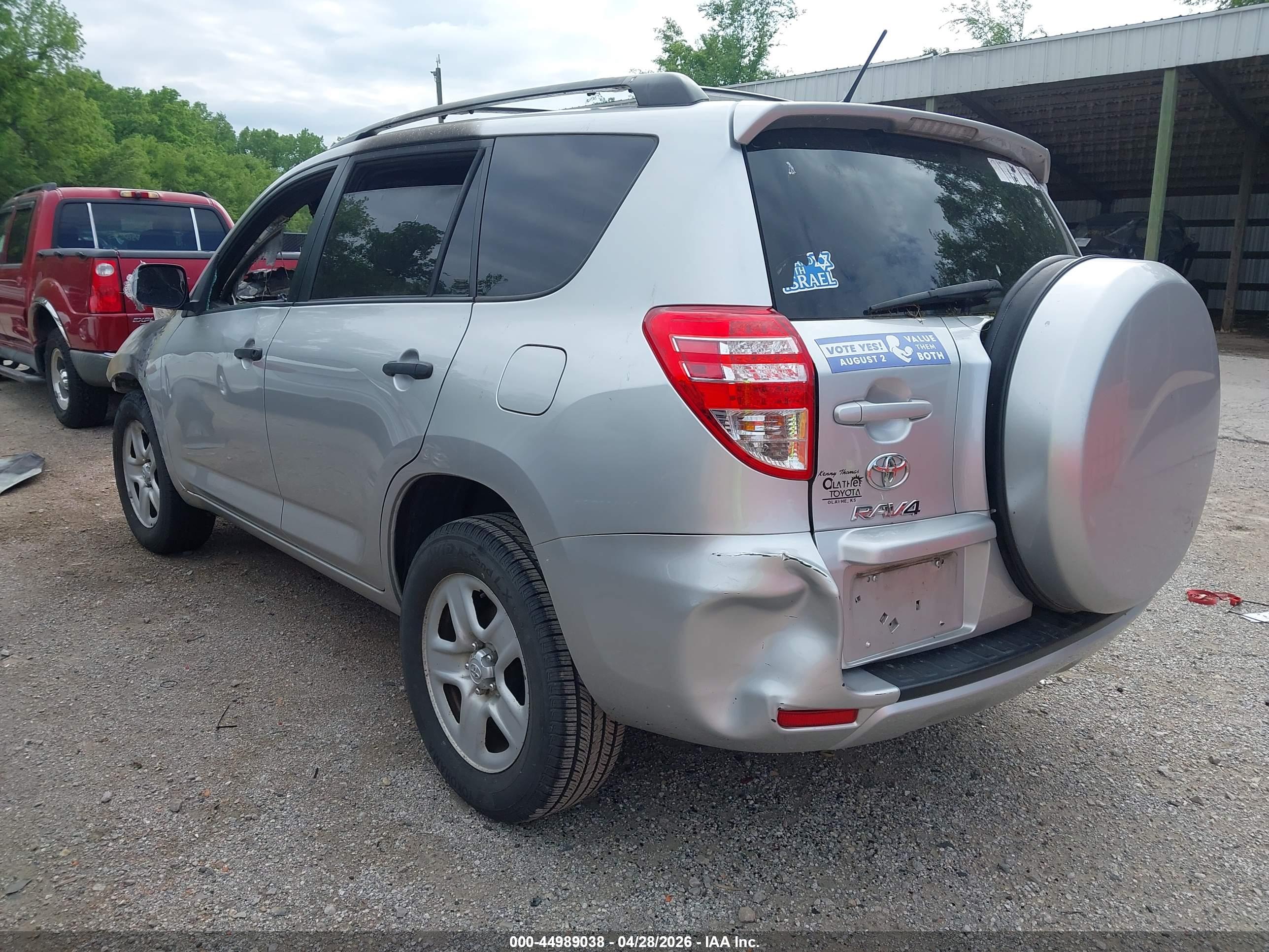 TOYOTA RAV4 image 3