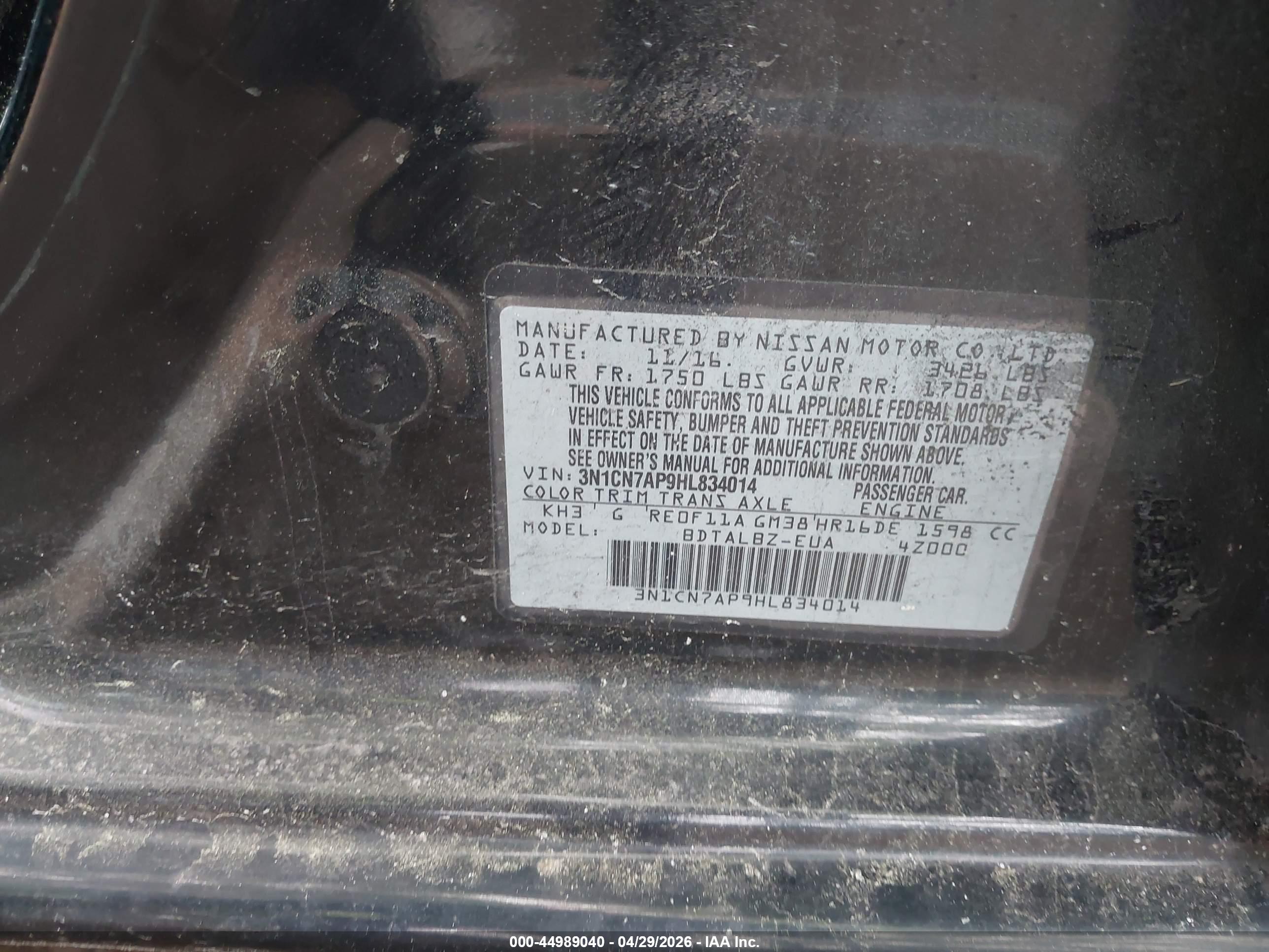 NISSAN VERSA image 9