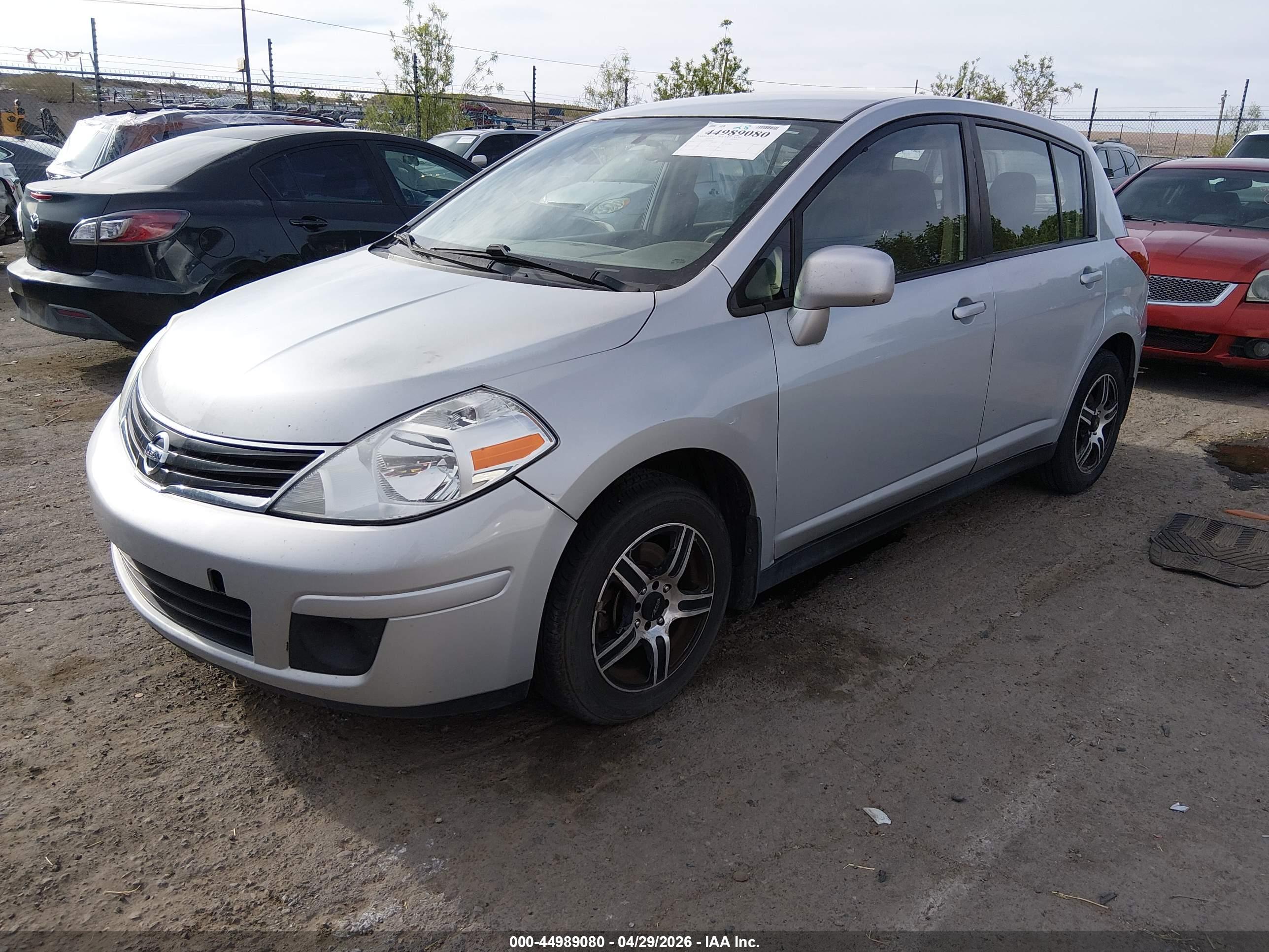 NISSAN VERSA image 2