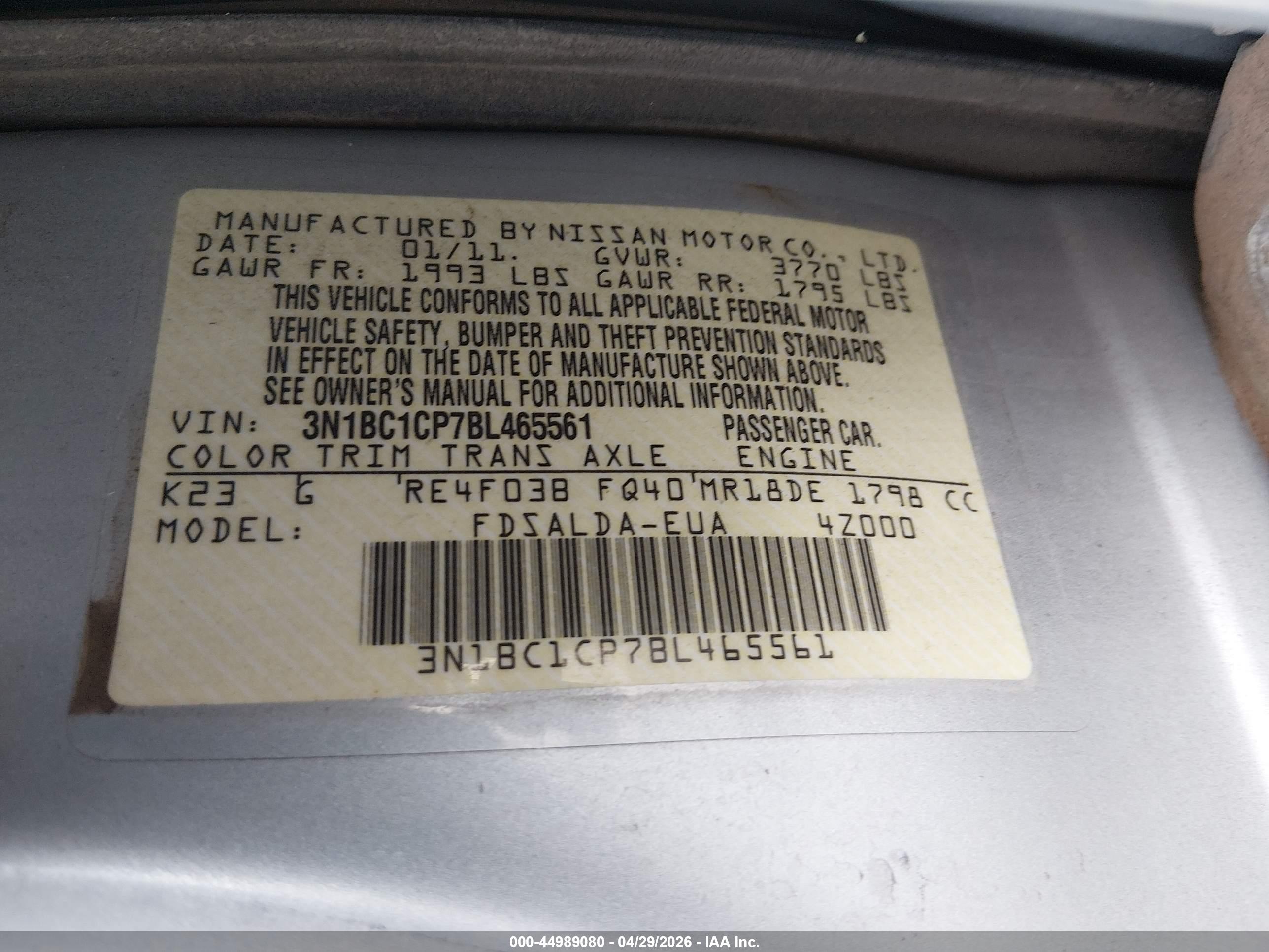 NISSAN VERSA image 9