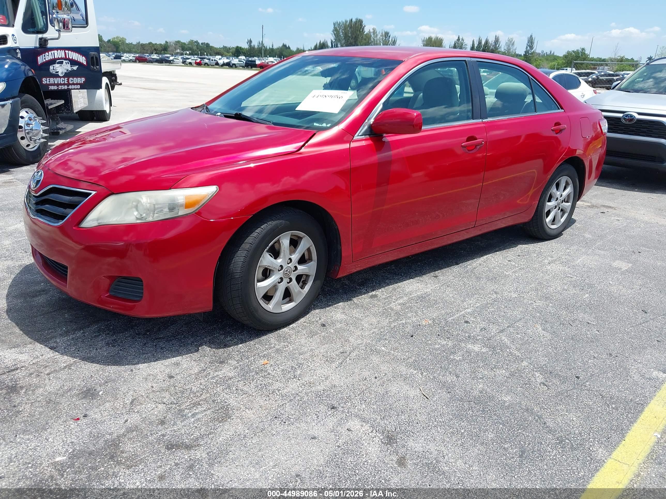 TOYOTA CAMRY image 2
