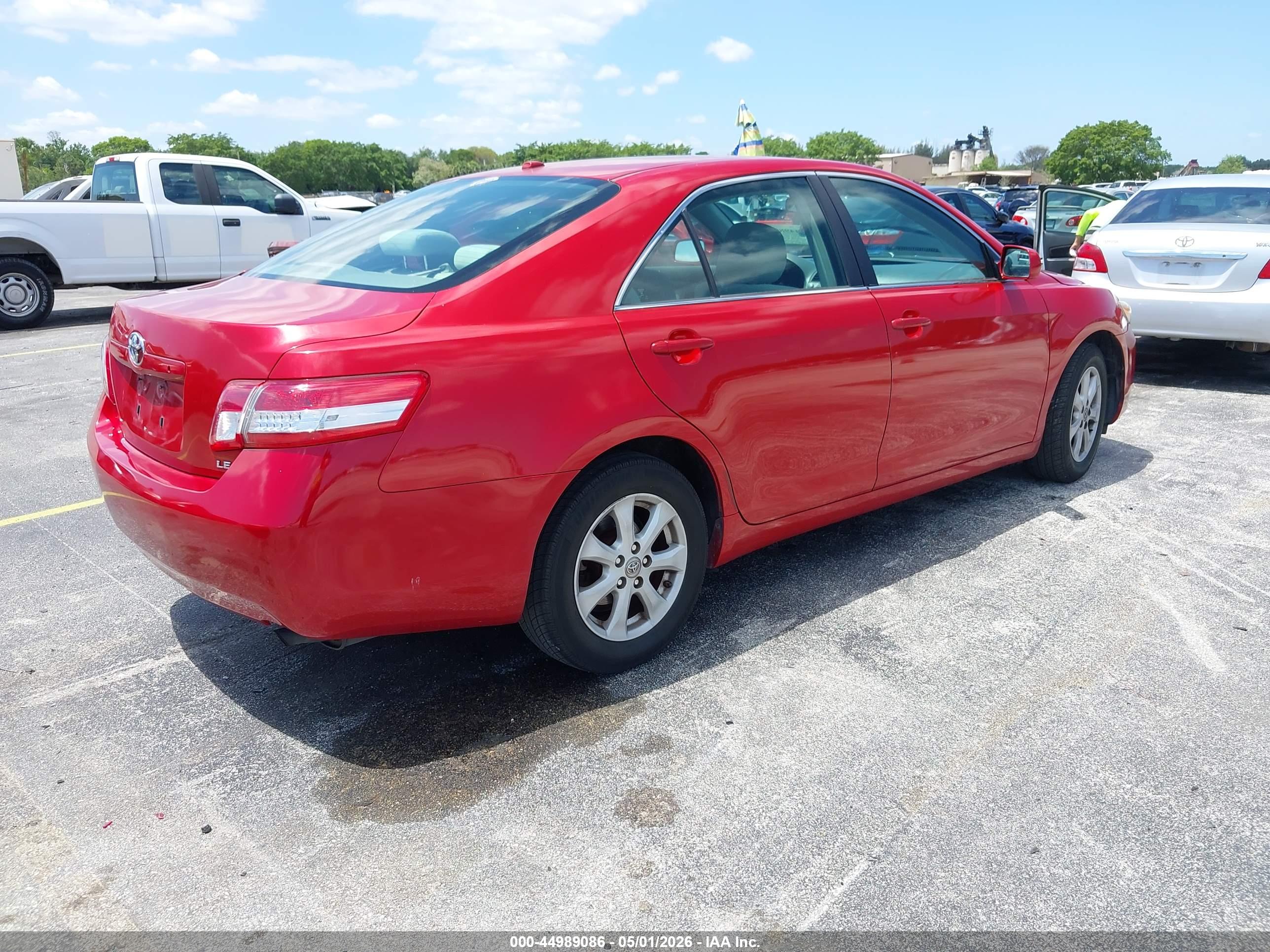 TOYOTA CAMRY image 4