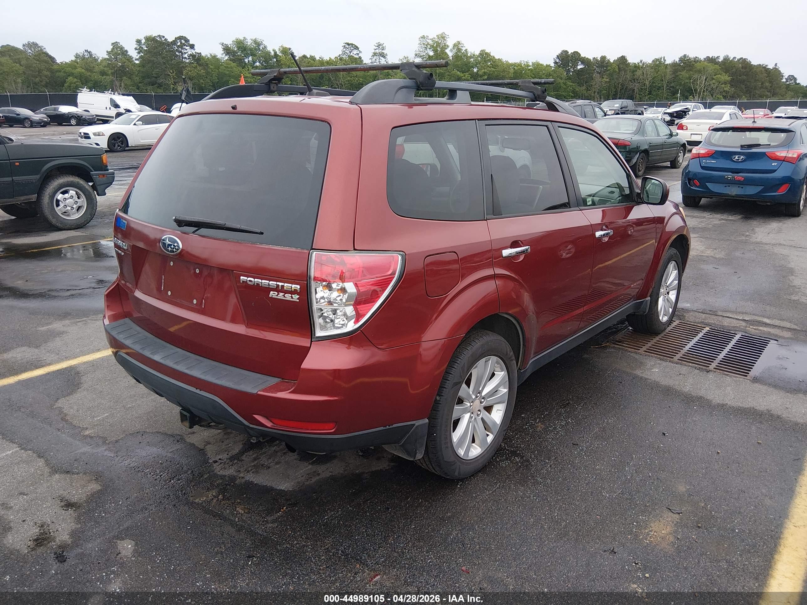 SUBARU FORESTER image 4