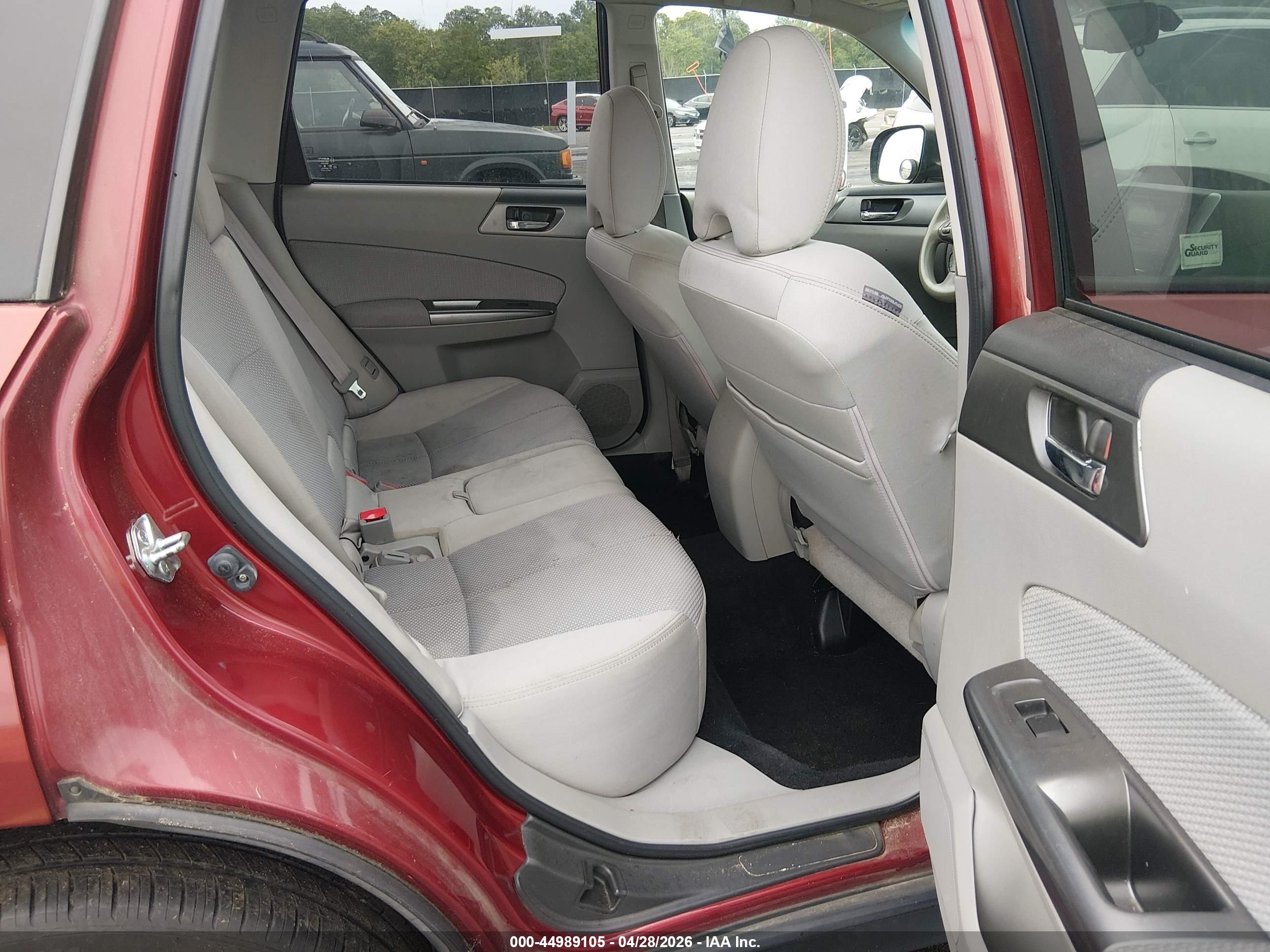 SUBARU FORESTER image 8