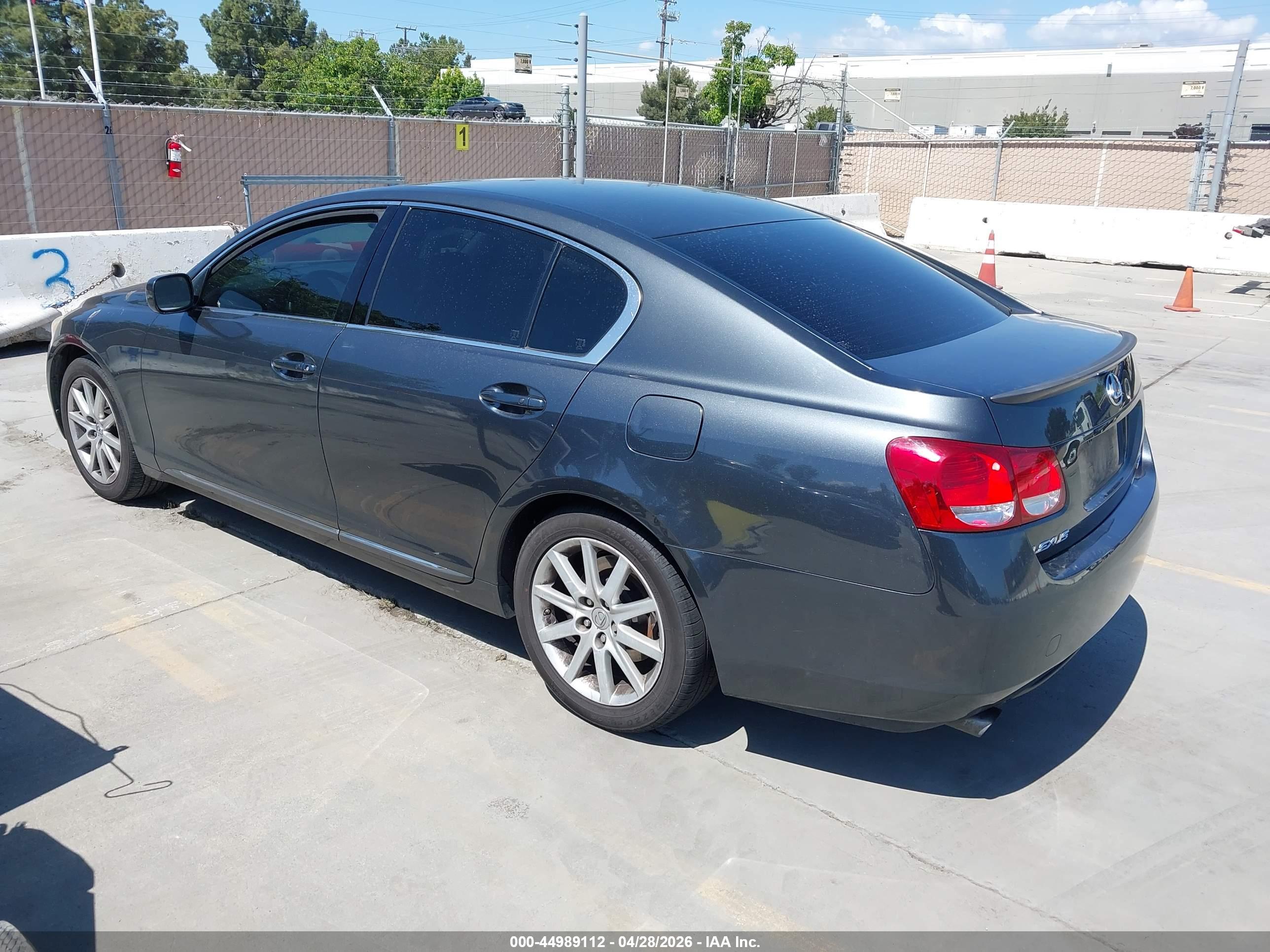 LEXUS GS image 3