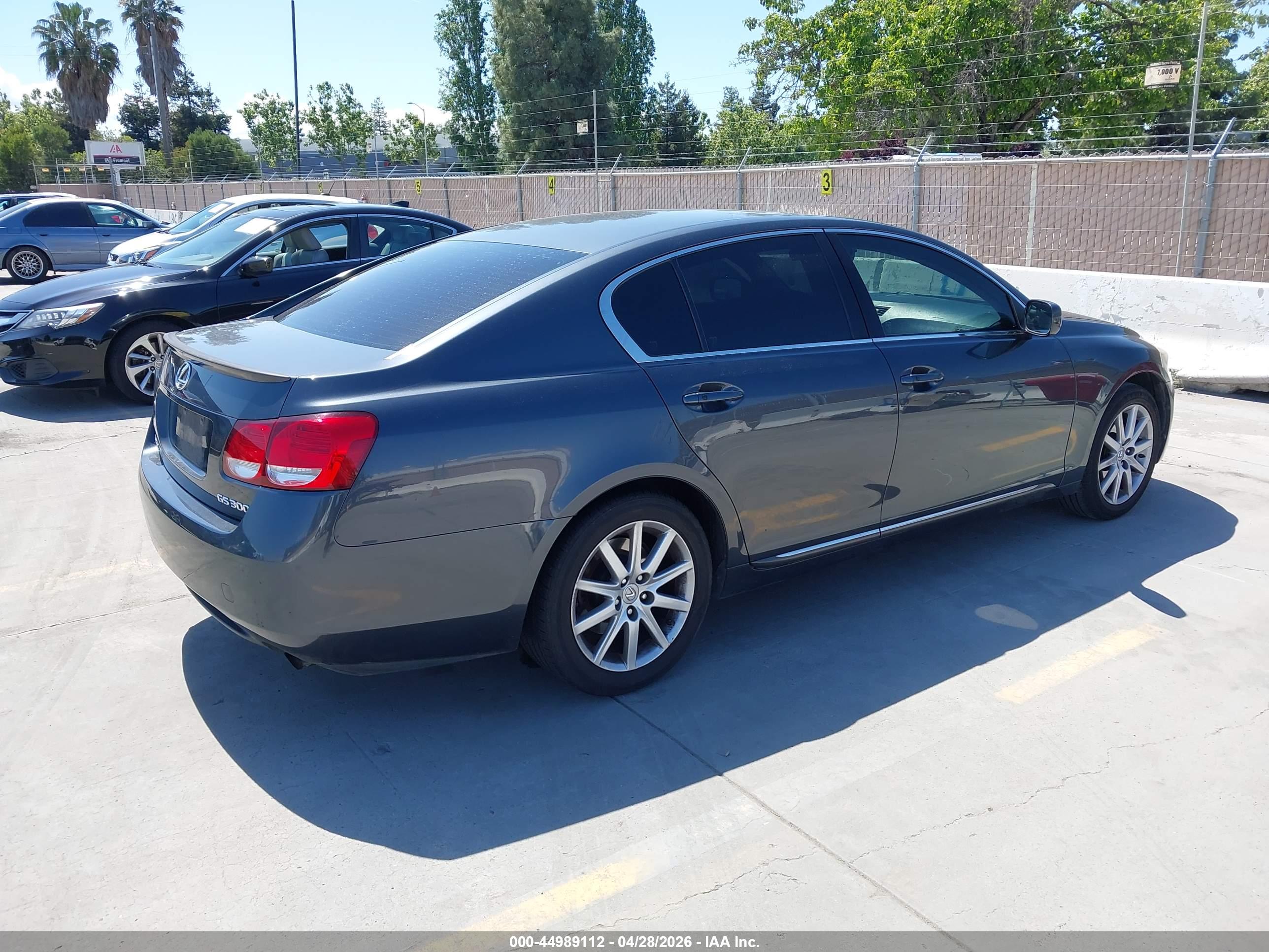 LEXUS GS image 4