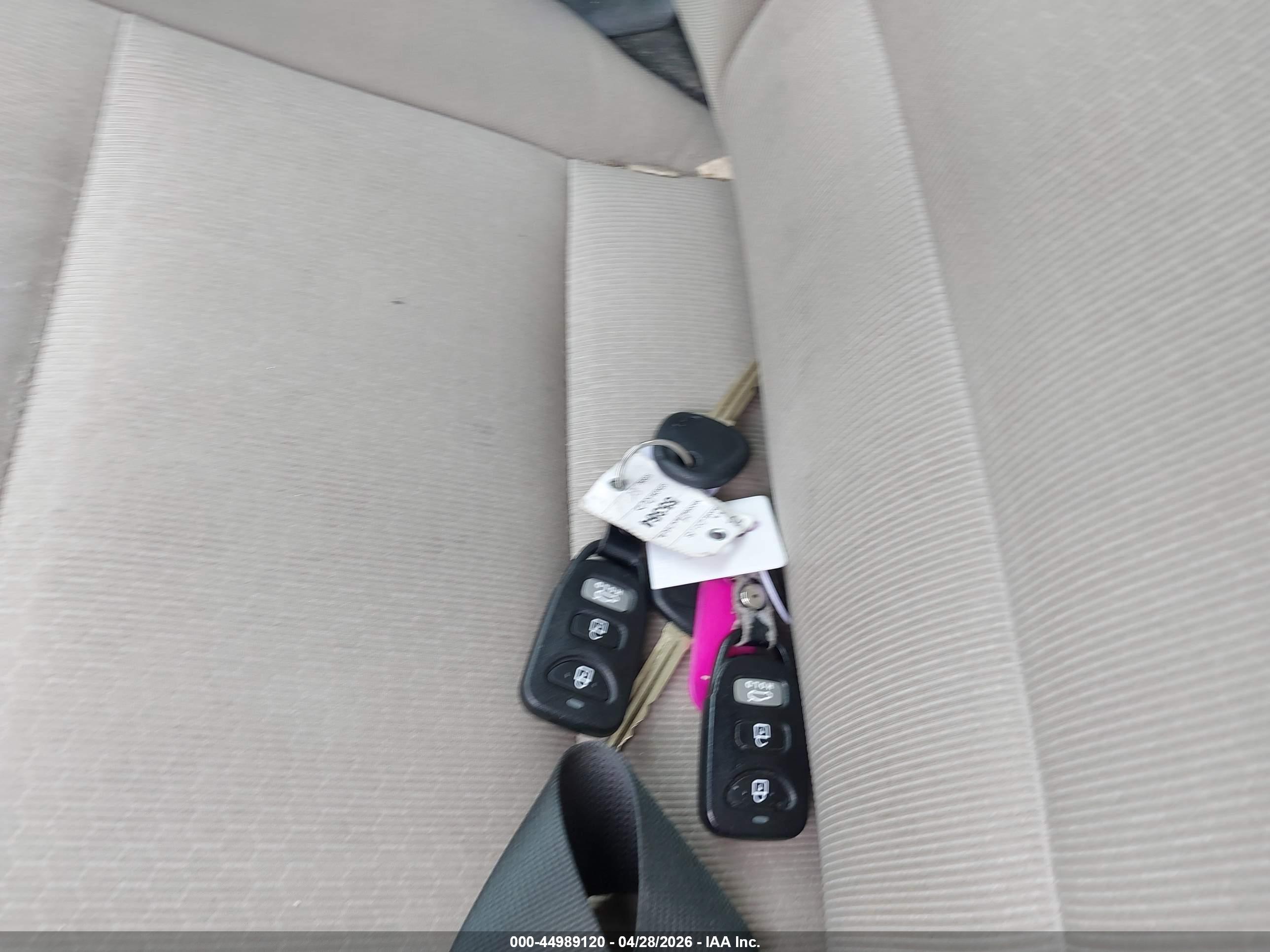 HYUNDAI ELANTRA image 11