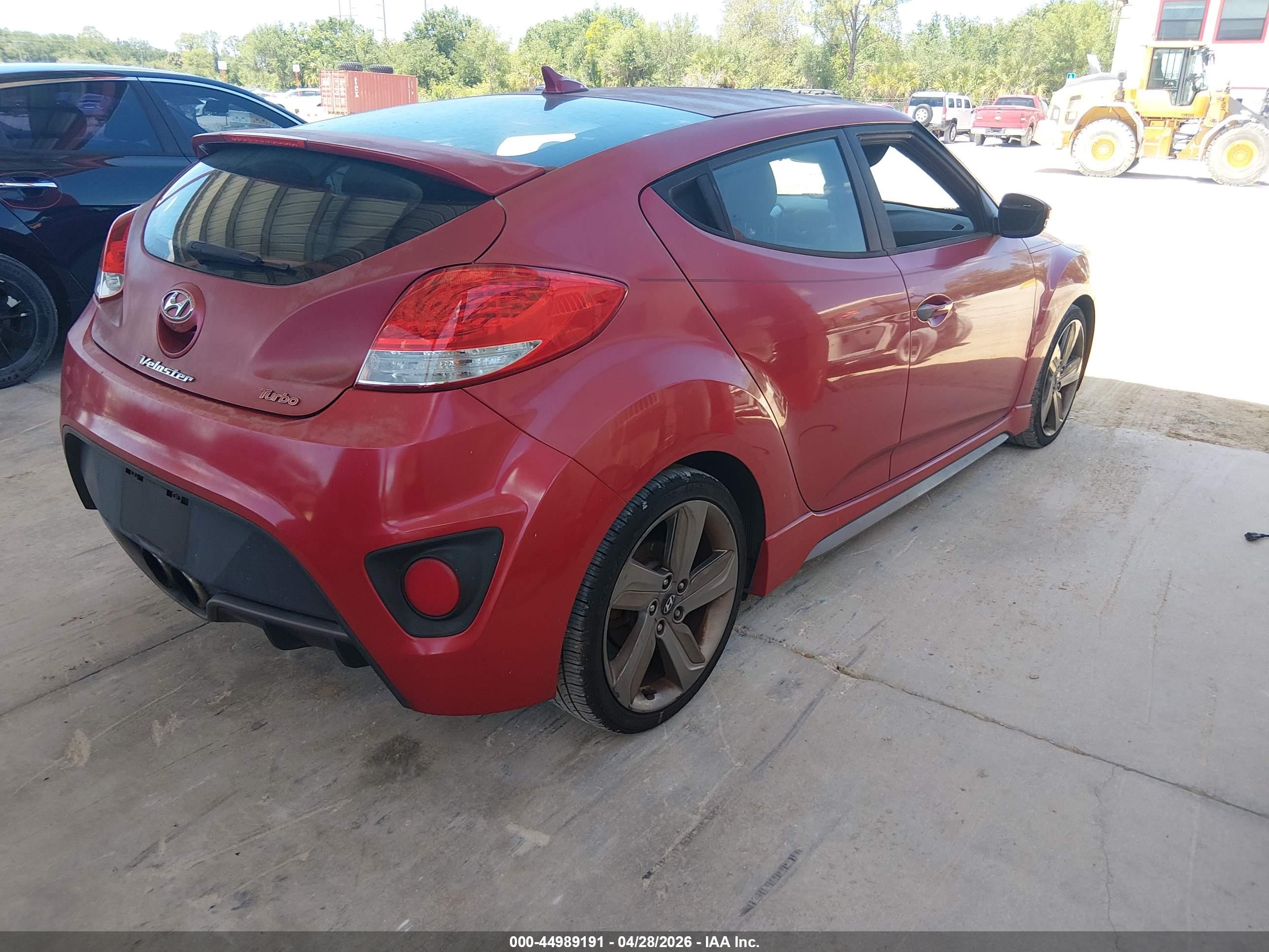 HYUNDAI VELOSTER image 4