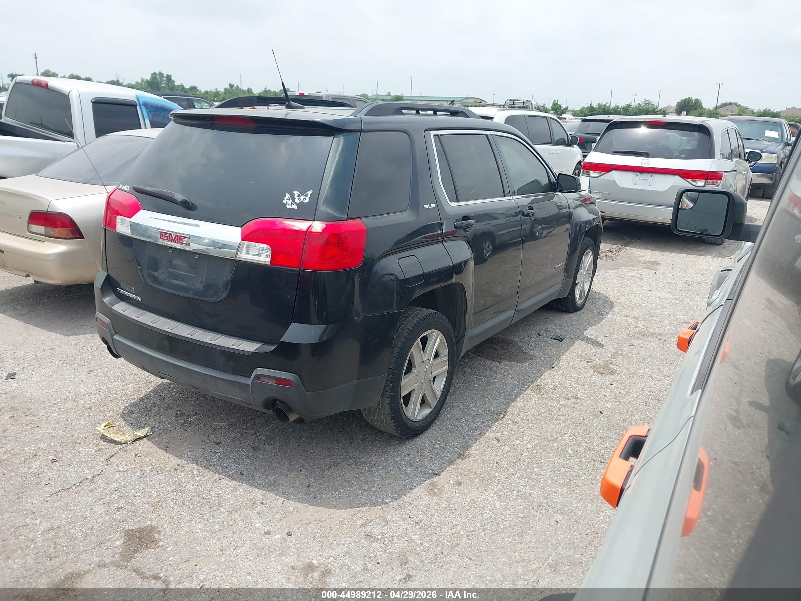 GMC TERRAIN image 4