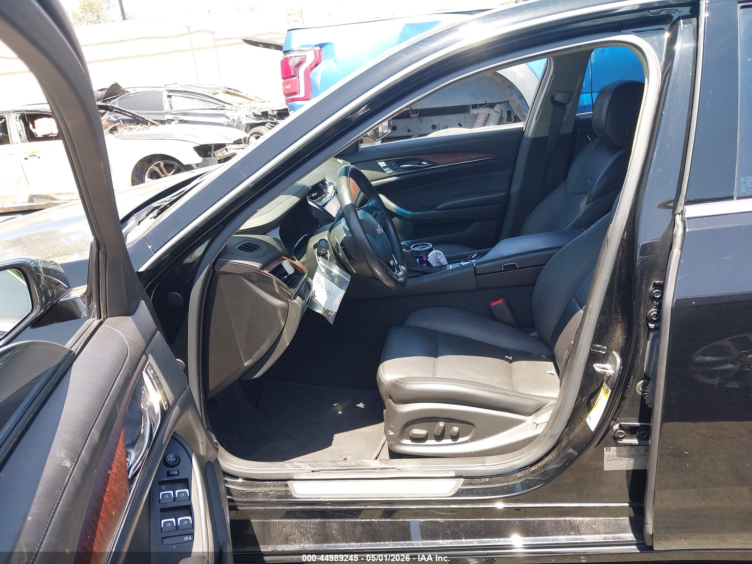 CADILLAC CTS image 5