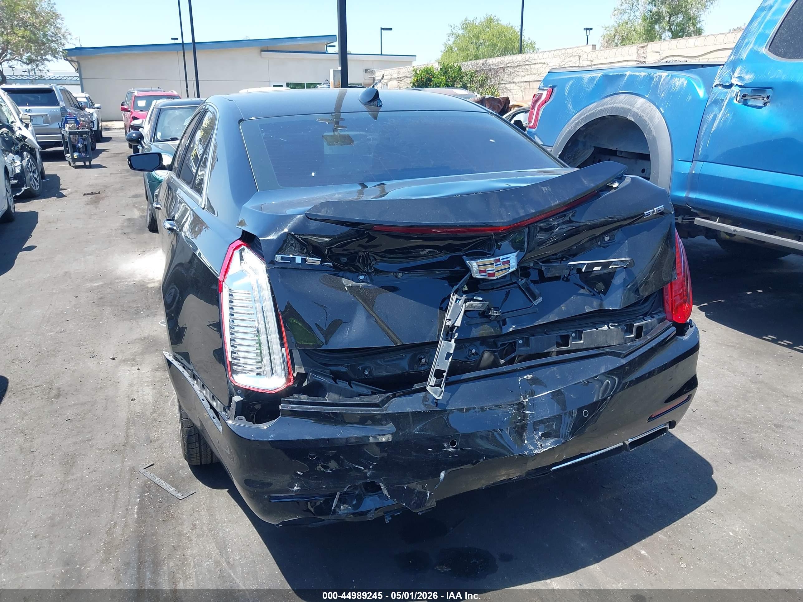 CADILLAC CTS image 6