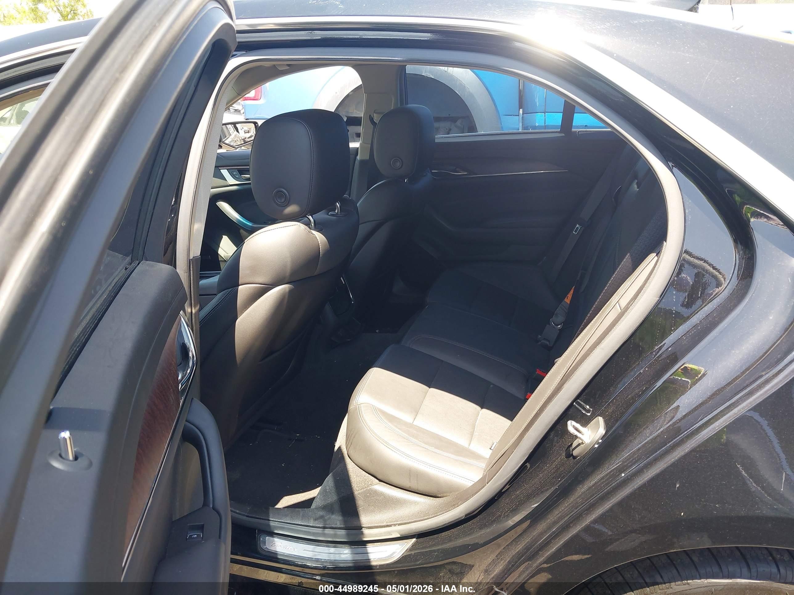 CADILLAC CTS image 8