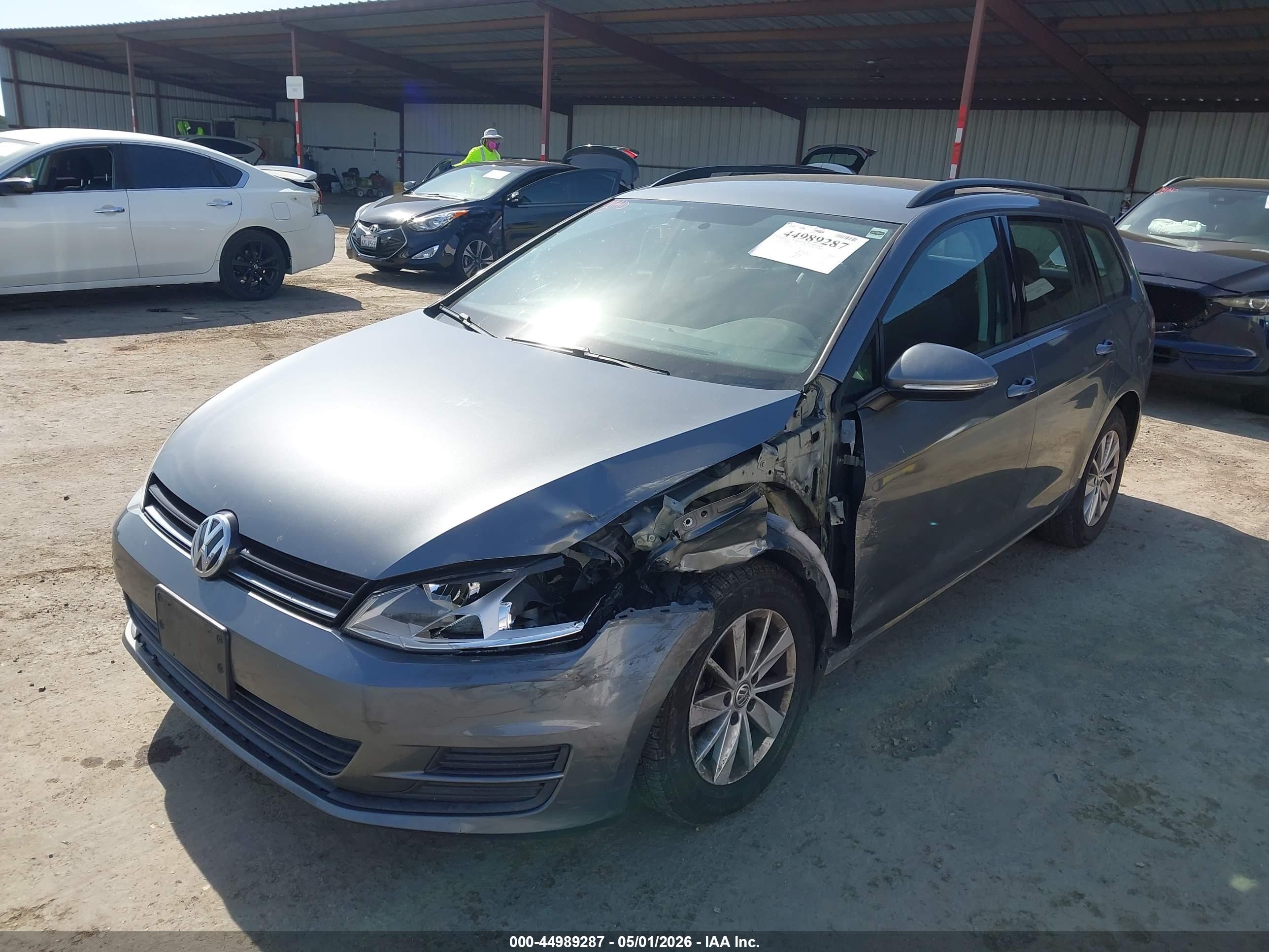 VOLKSWAGEN GOLF image 6