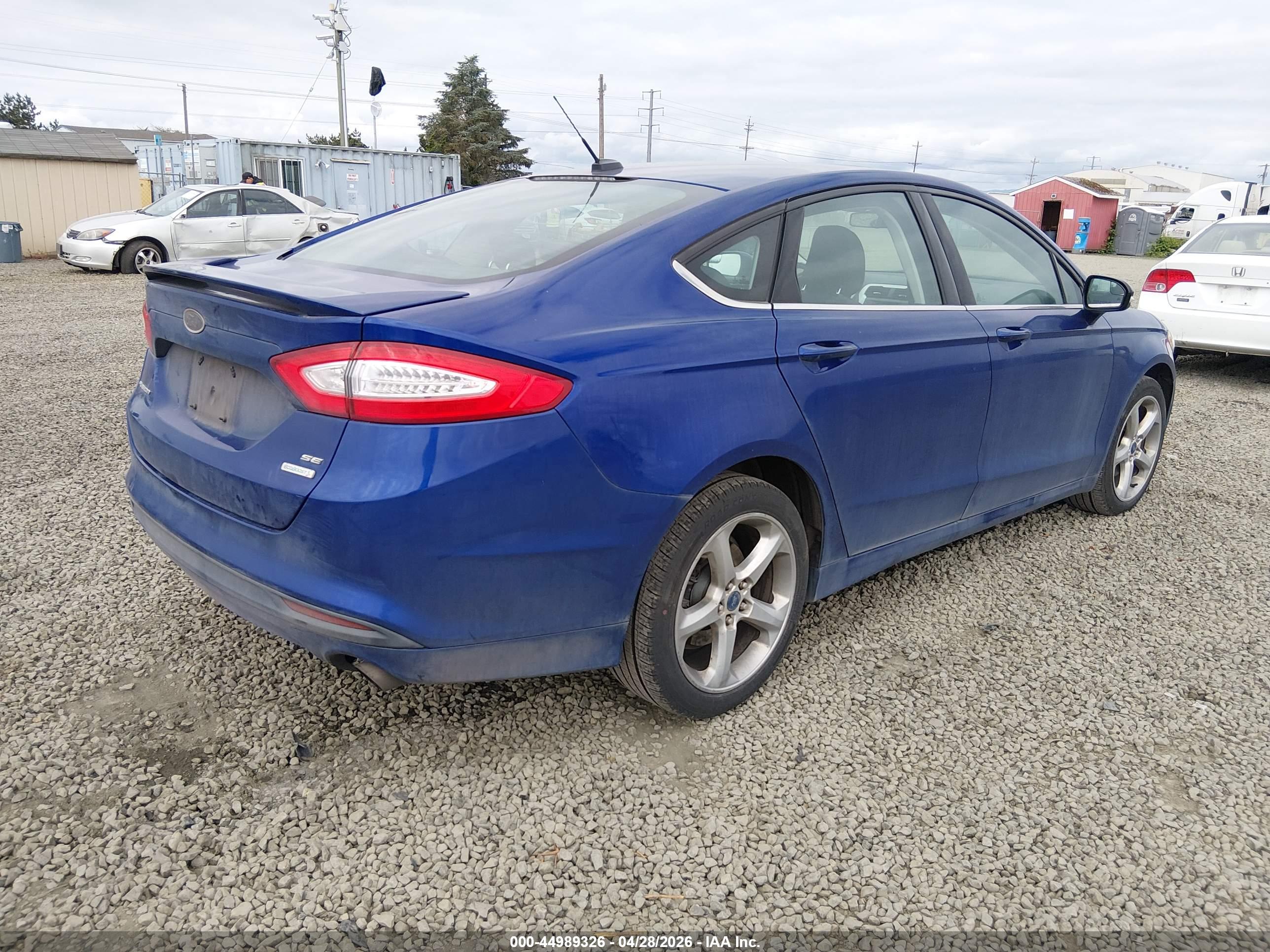 FORD FUSION image 4