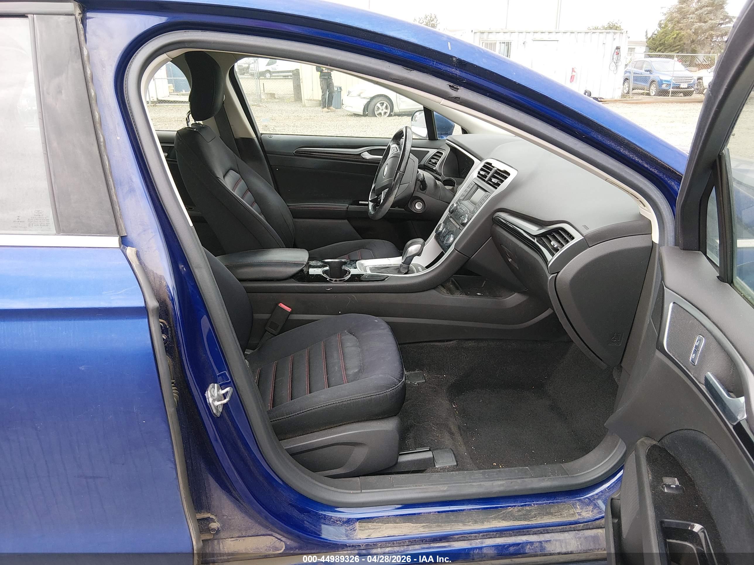 FORD FUSION image 5