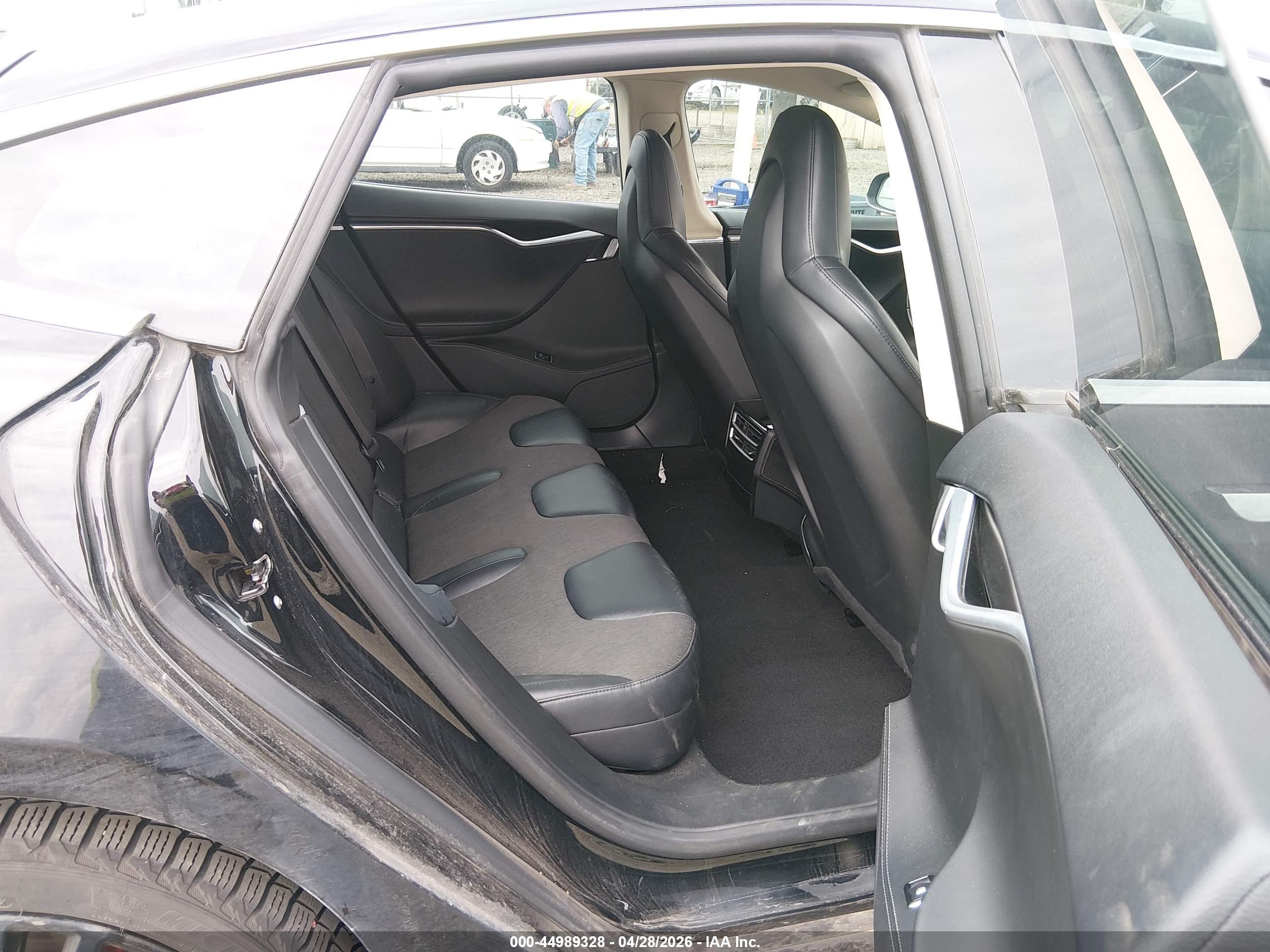 TESLA MODEL image 8