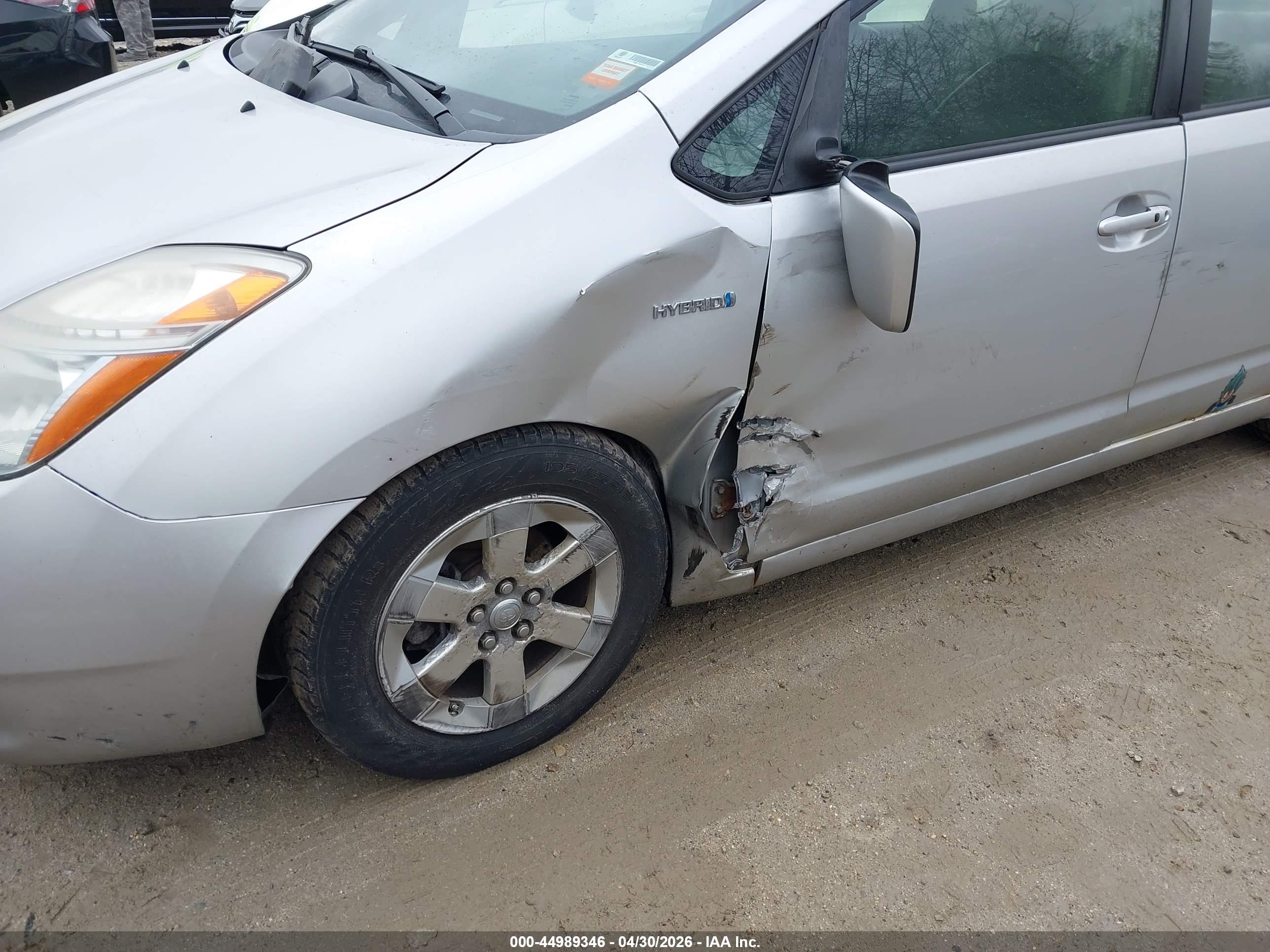TOYOTA PRIUS image 6