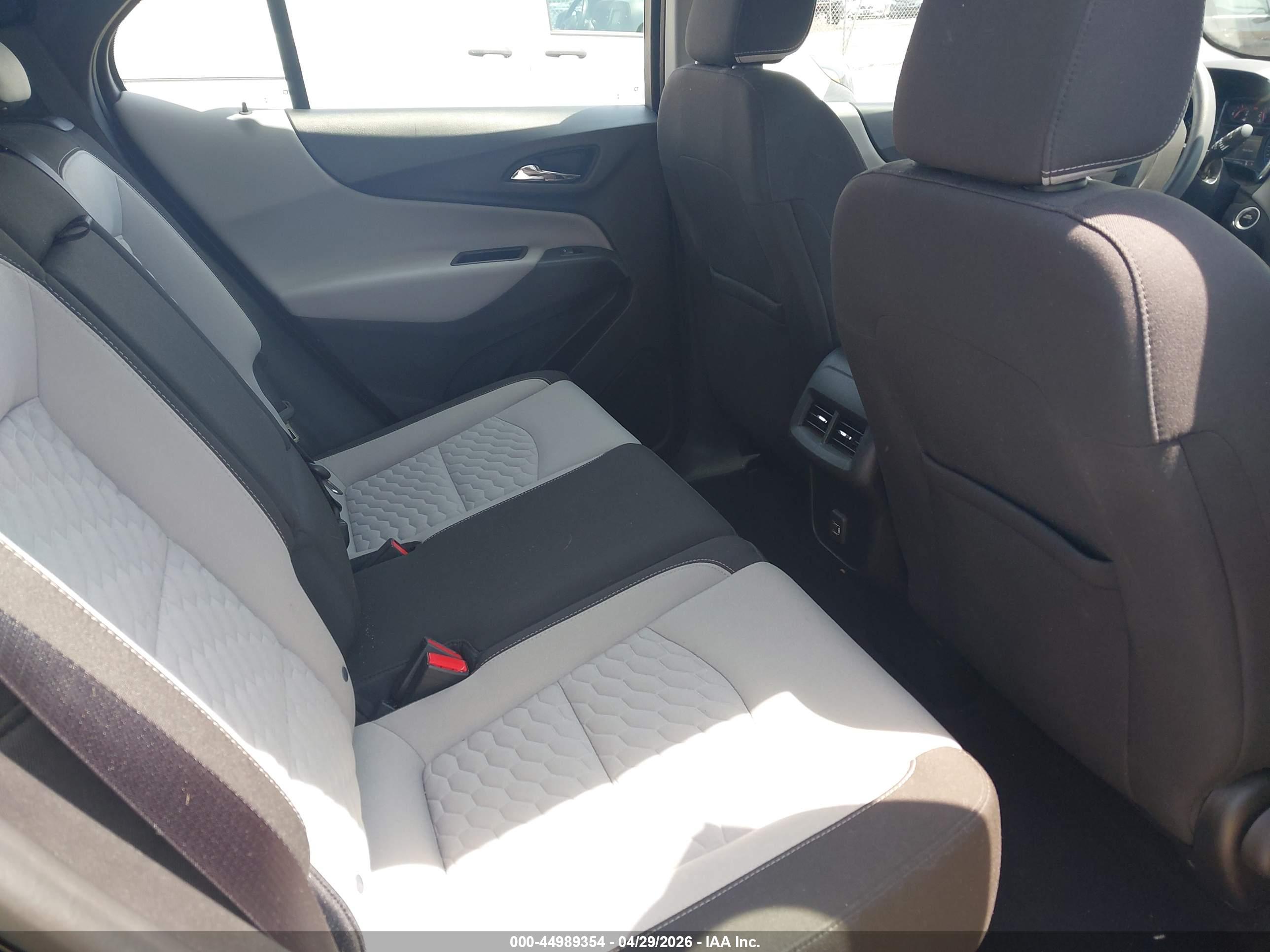 CHEVROLET EQUINOX image 8
