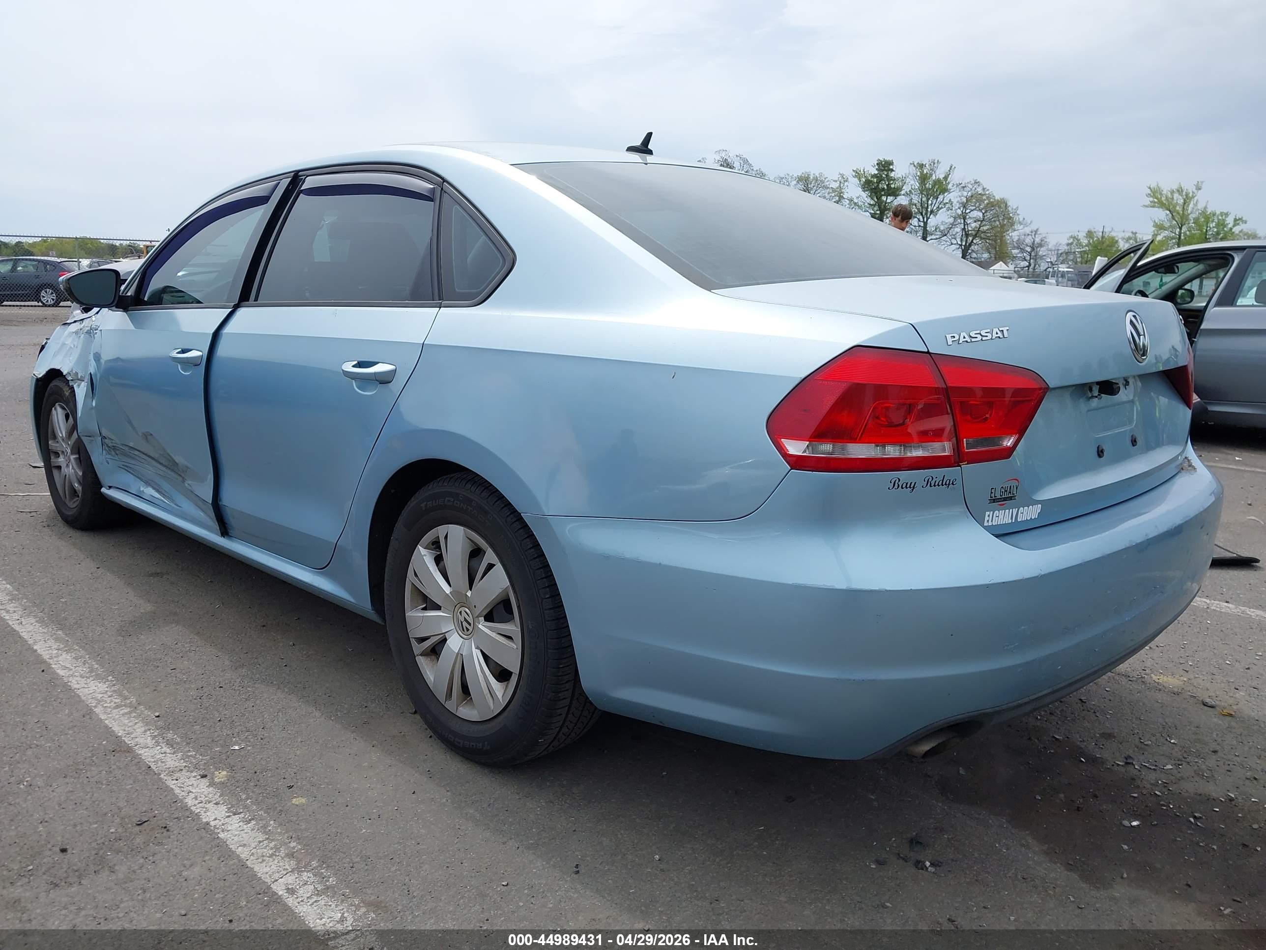 VOLKSWAGEN PASSAT image 3