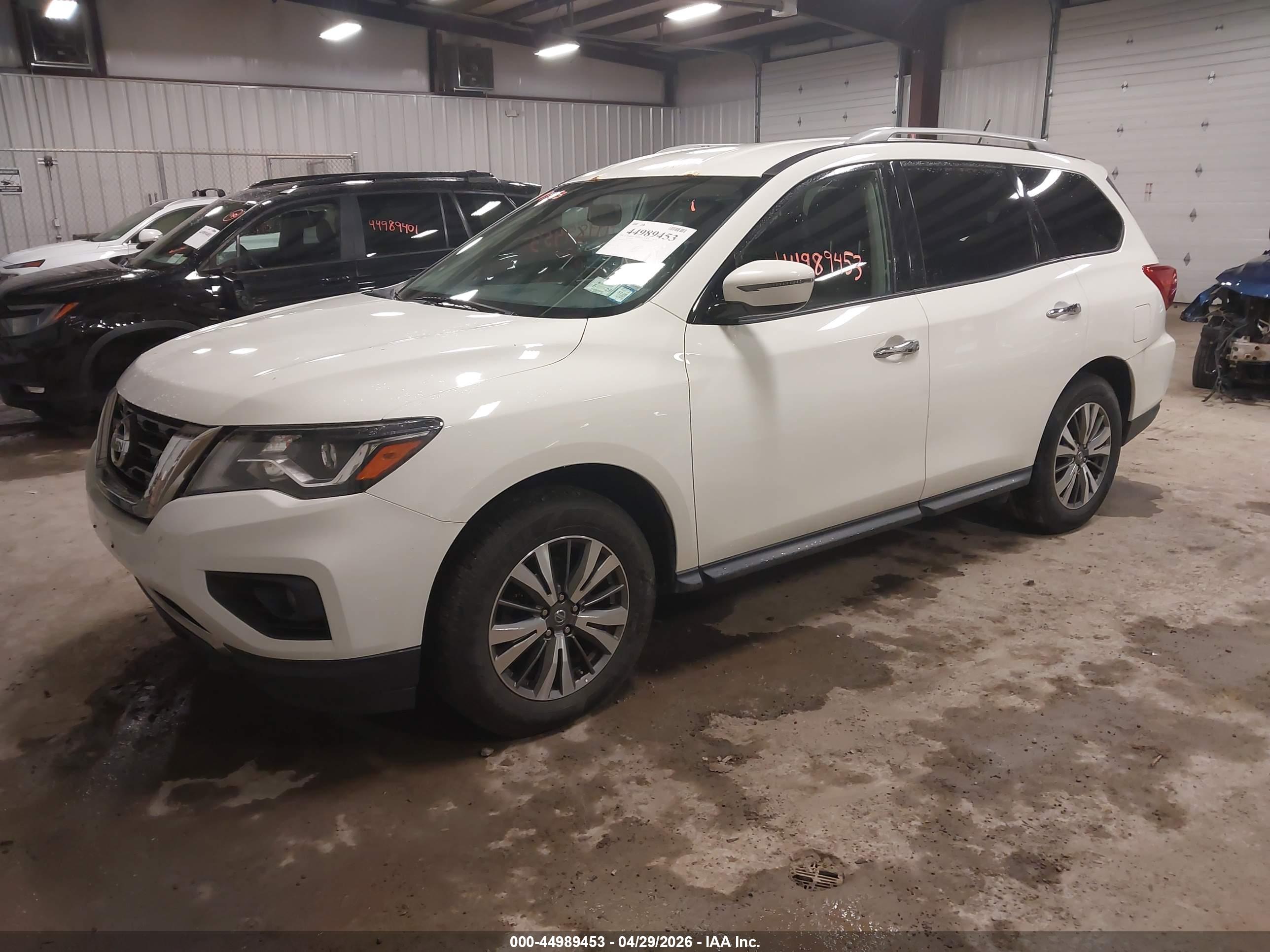 NISSAN PATHFINDER image 2