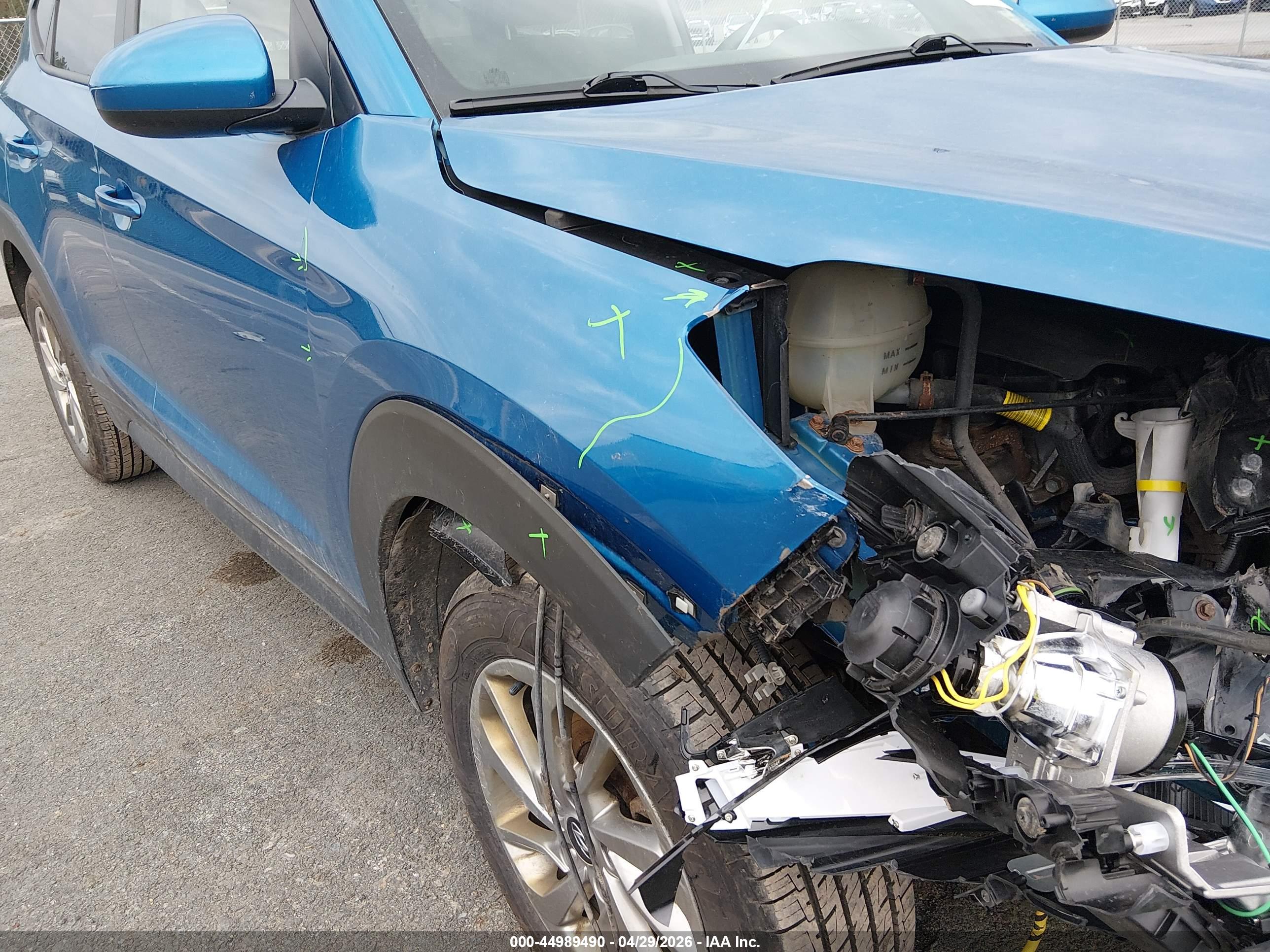 HYUNDAI TUCSON image 6
