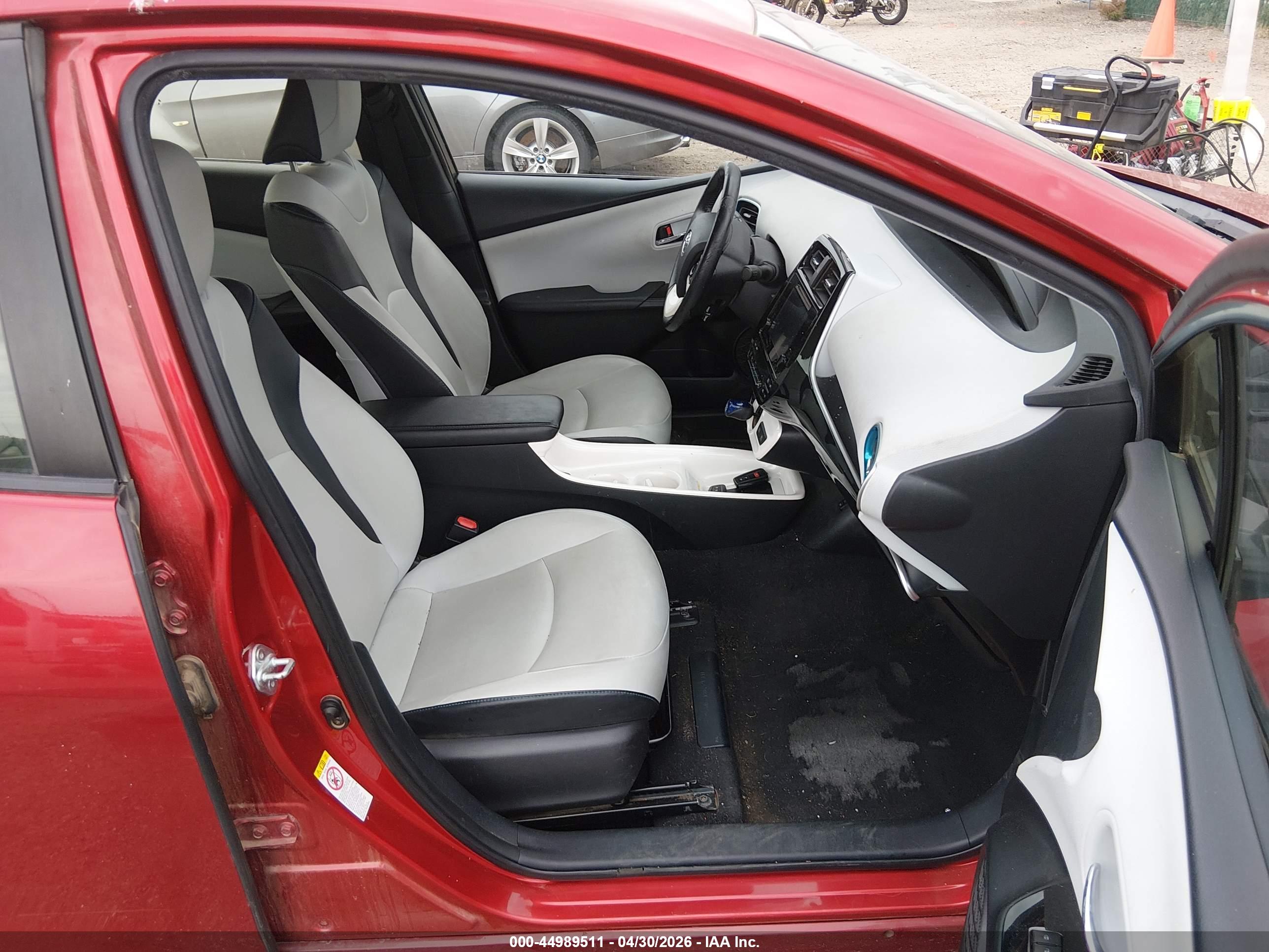 TOYOTA PRIUS image 5