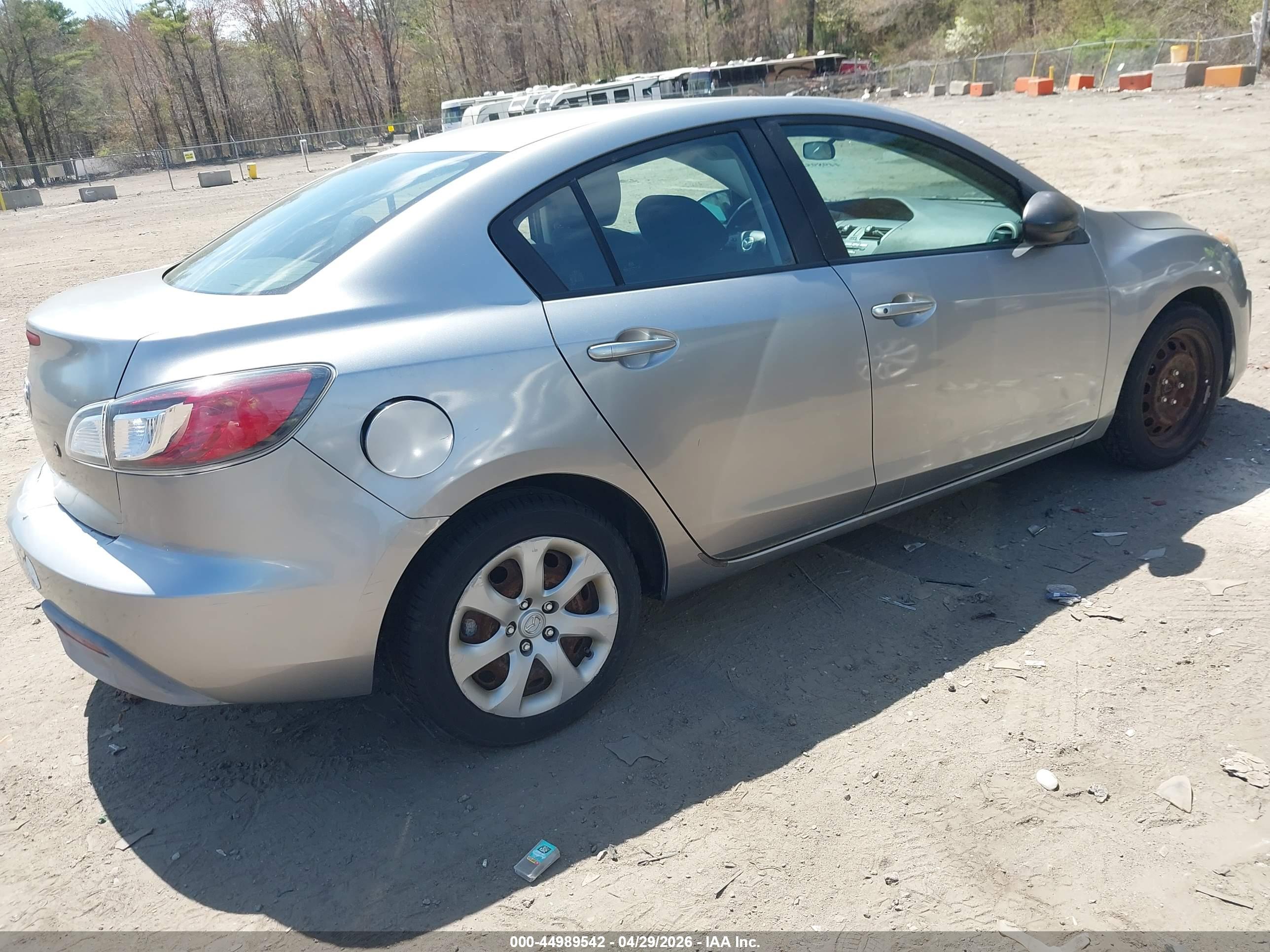 MAZDA MAZDA3 image 4