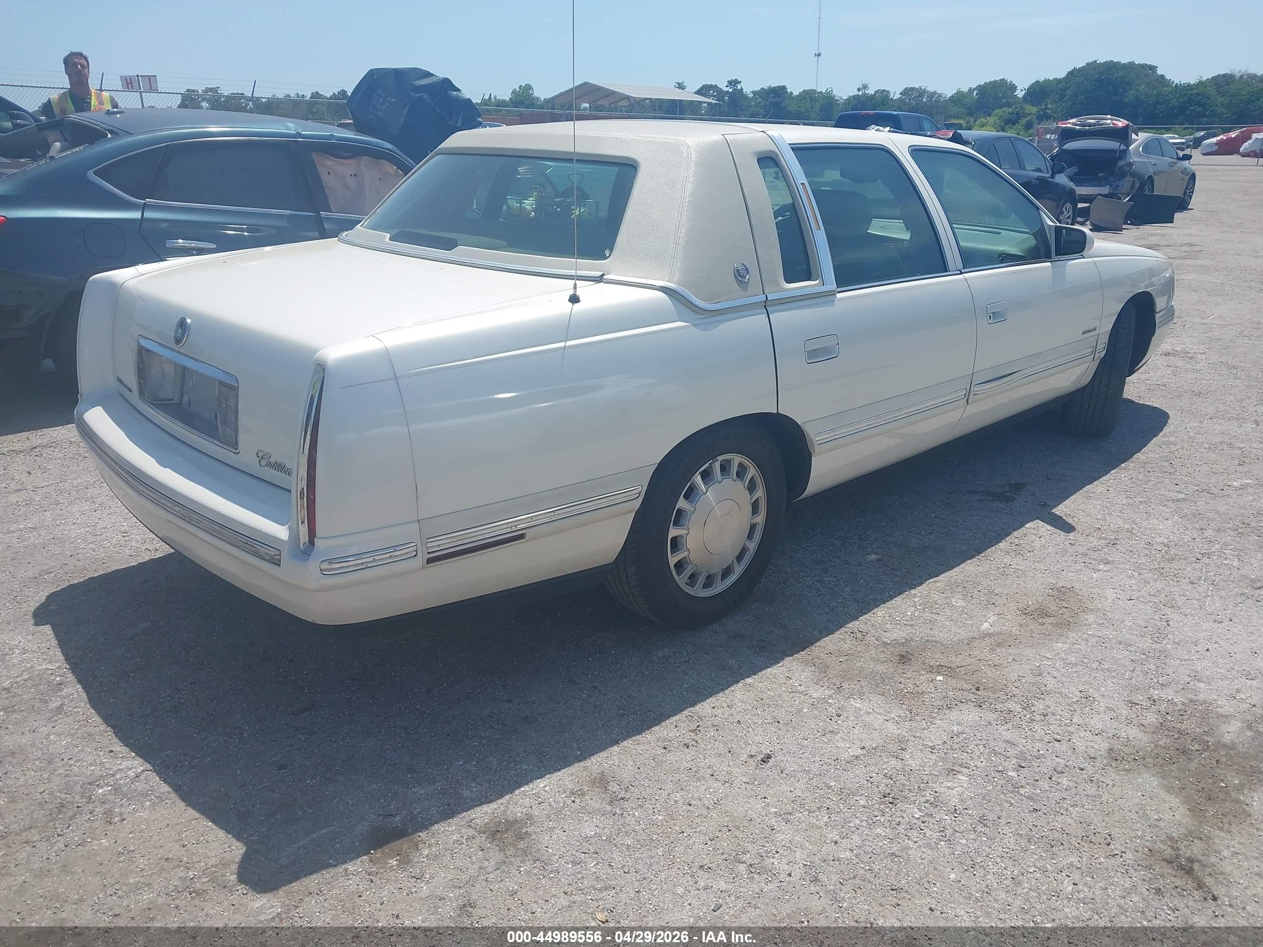 CADILLAC DEVILLE image 4