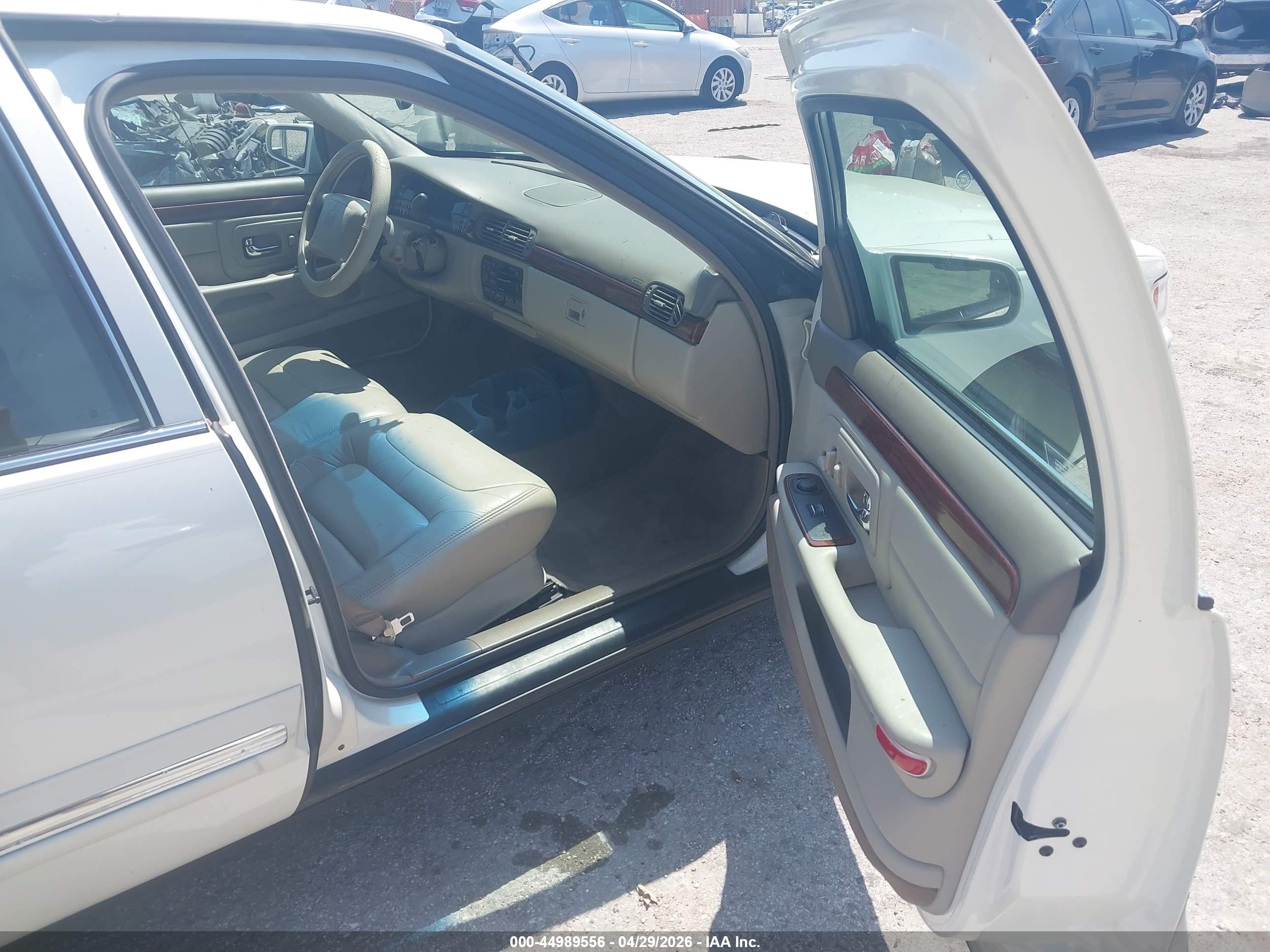 CADILLAC DEVILLE image 5