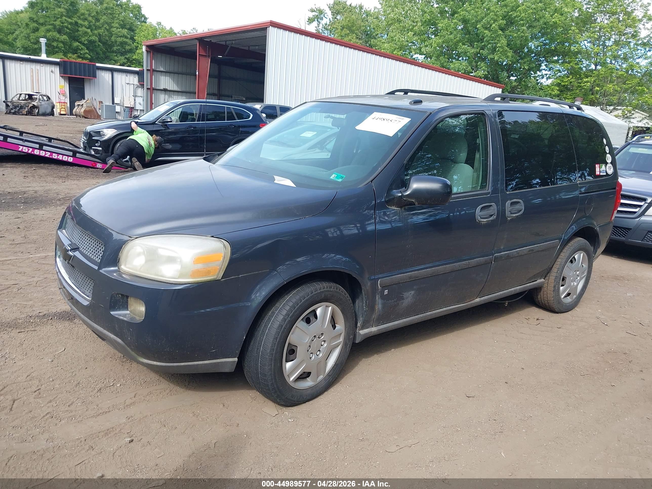 CHEVROLET UPLANDER image 2