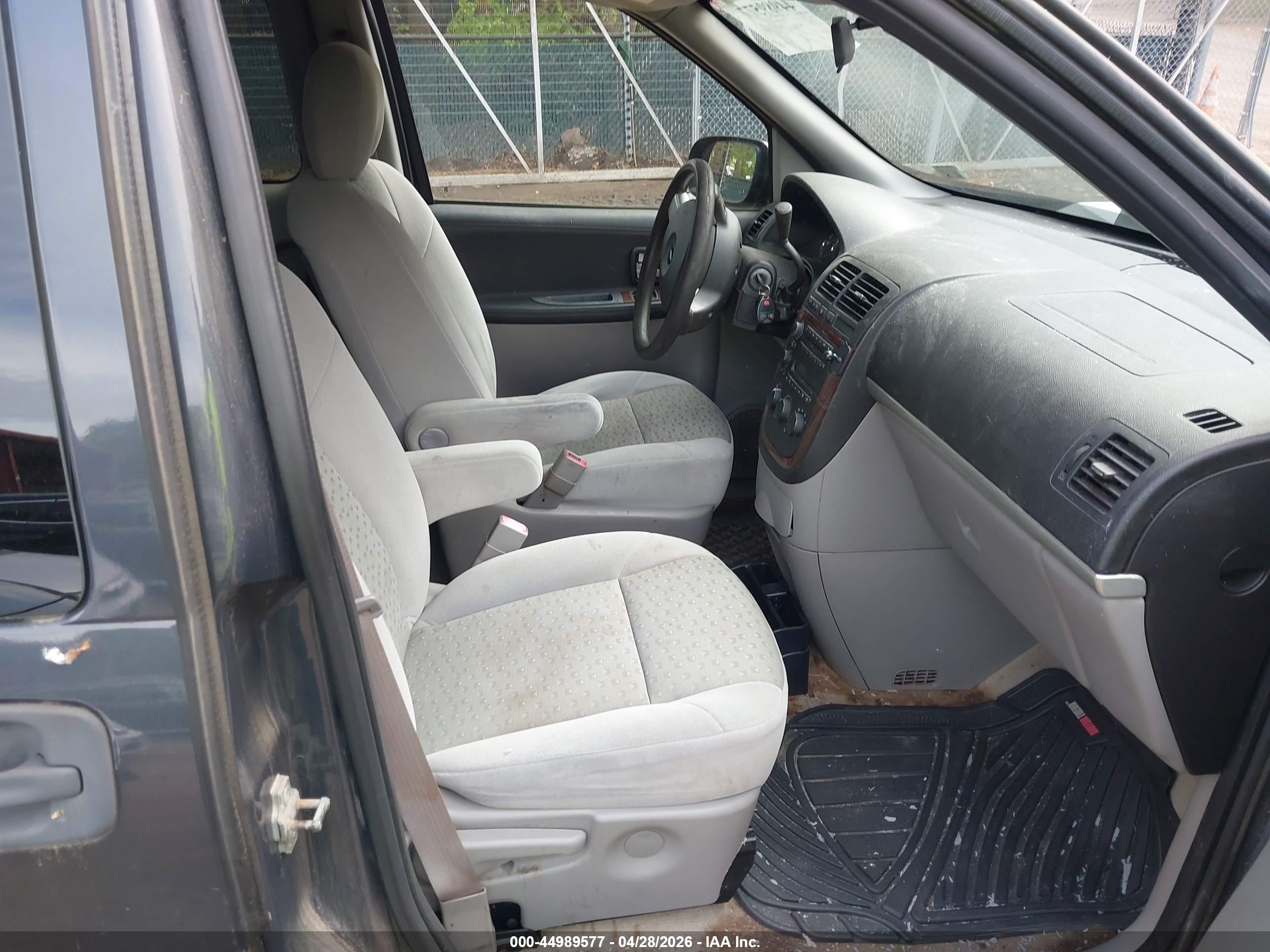 CHEVROLET UPLANDER image 5
