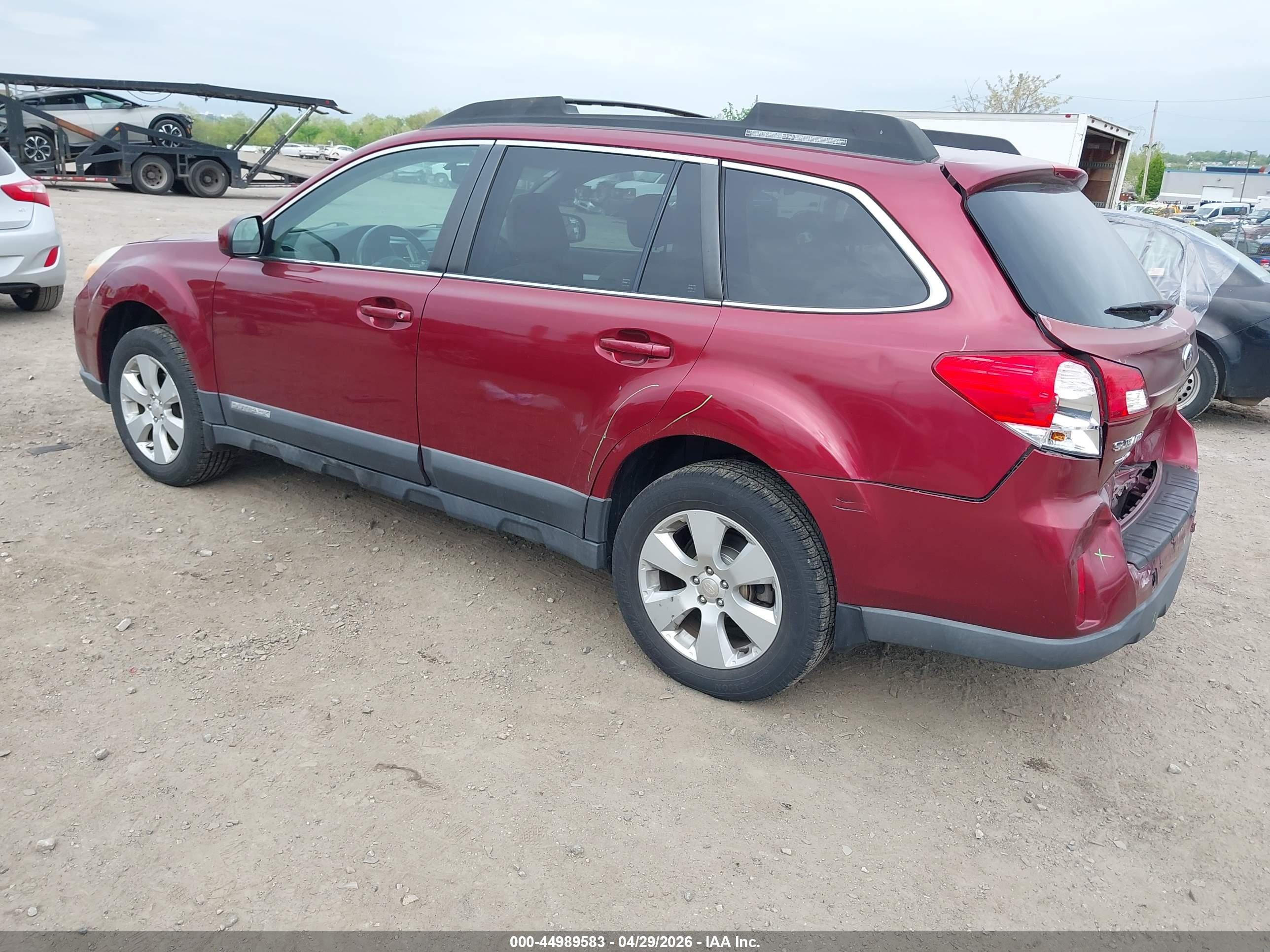 SUBARU OUTBACK image 3