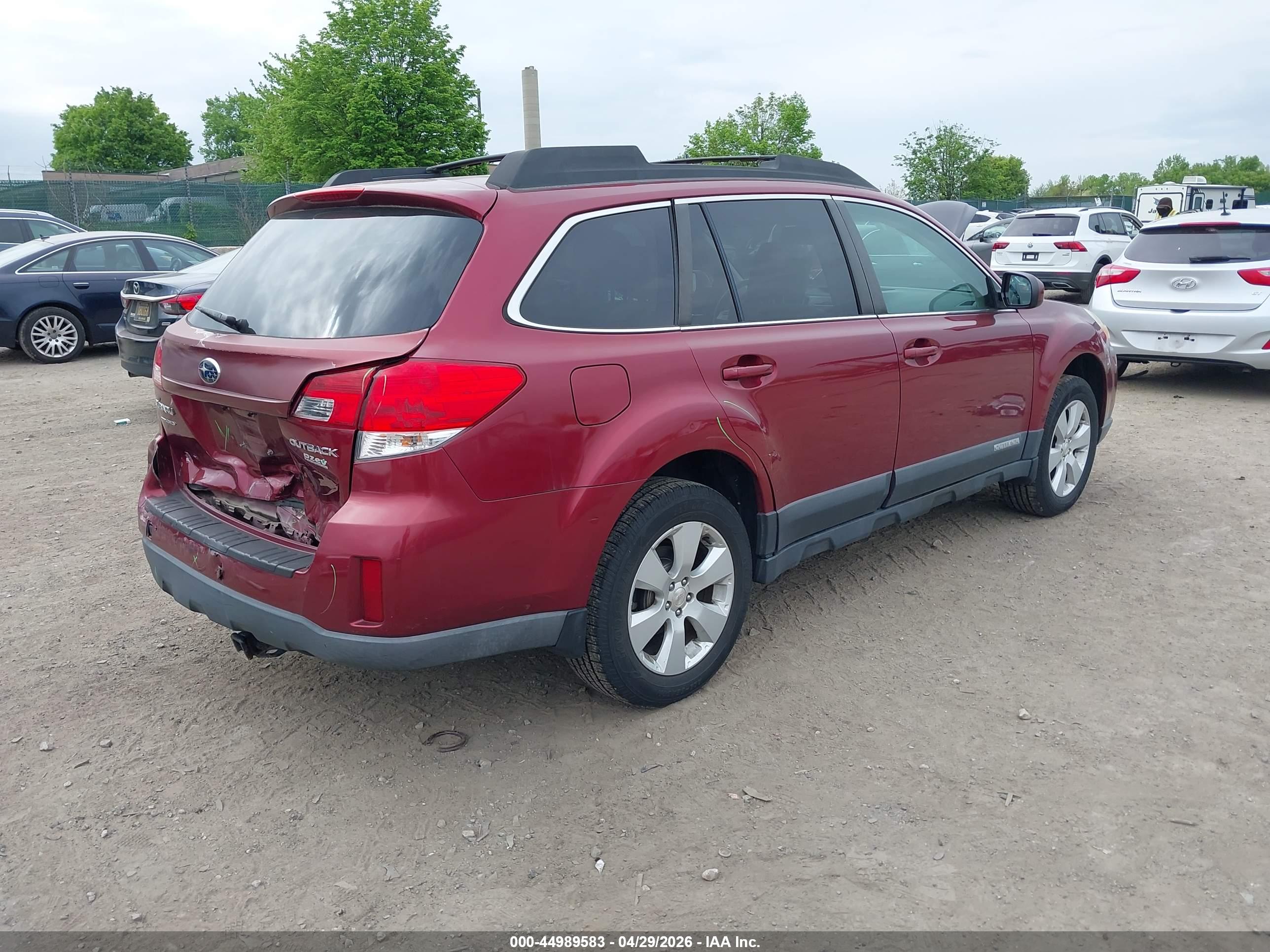 SUBARU OUTBACK image 4