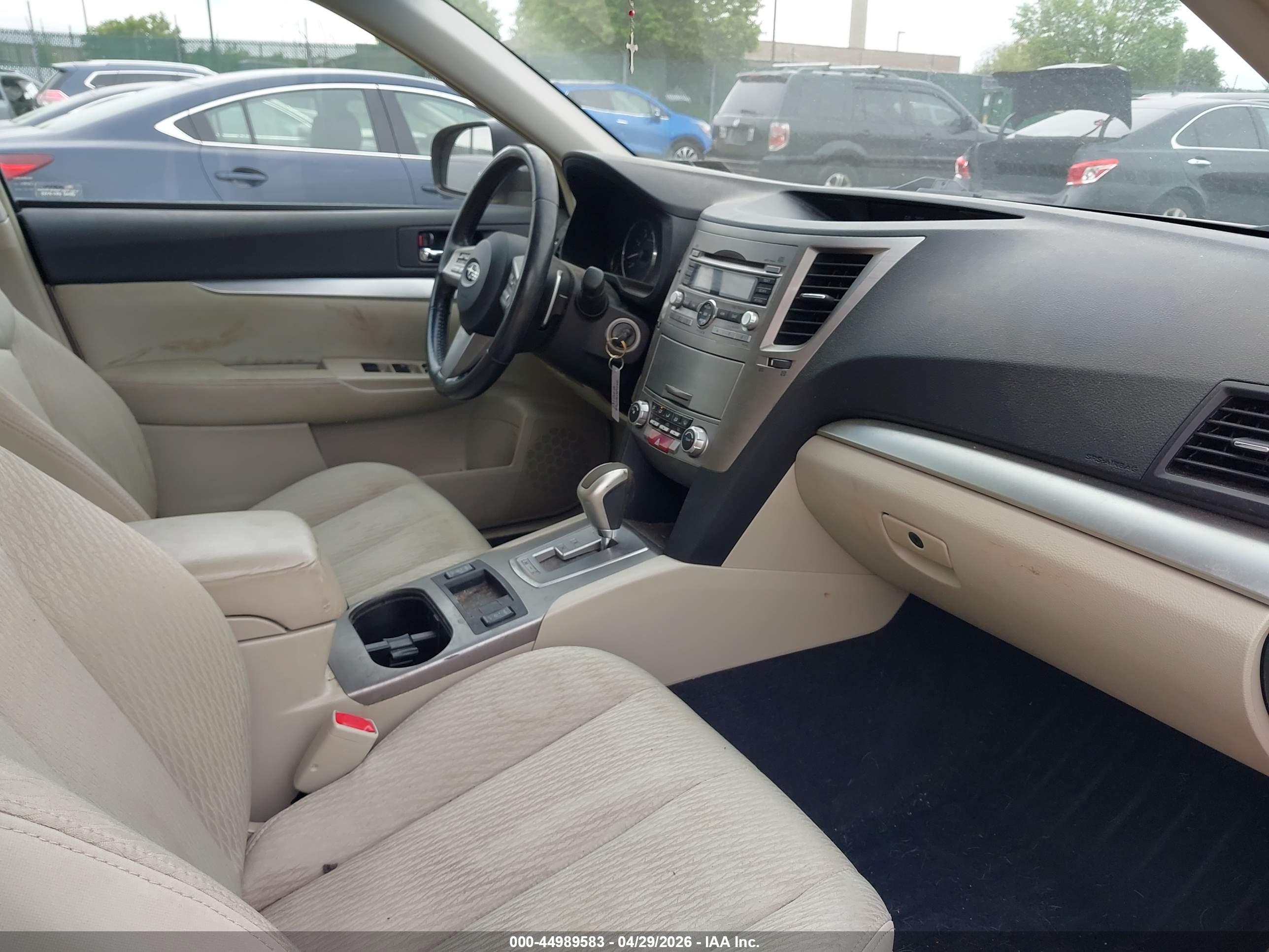 SUBARU OUTBACK image 5