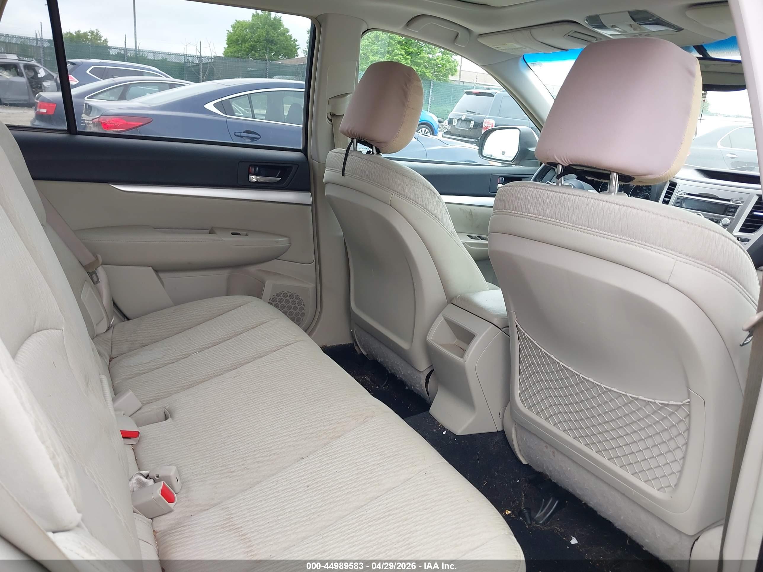 SUBARU OUTBACK image 8
