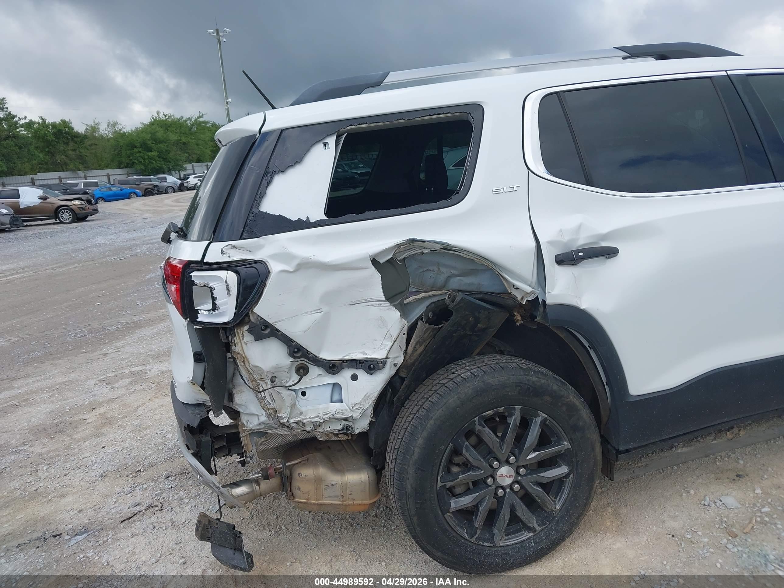 GMC ACADIA image 6