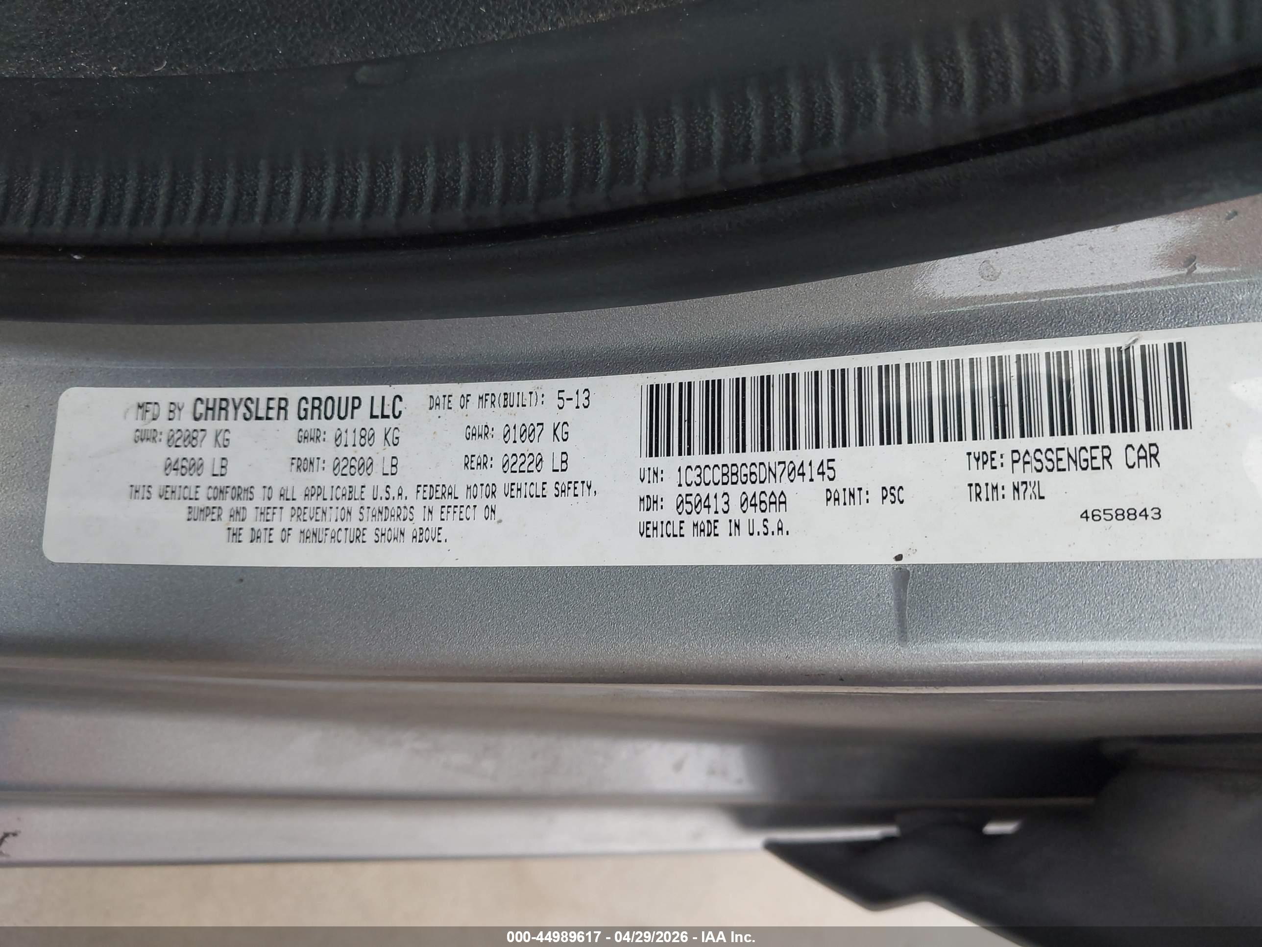 CHRYSLER 200 image 9