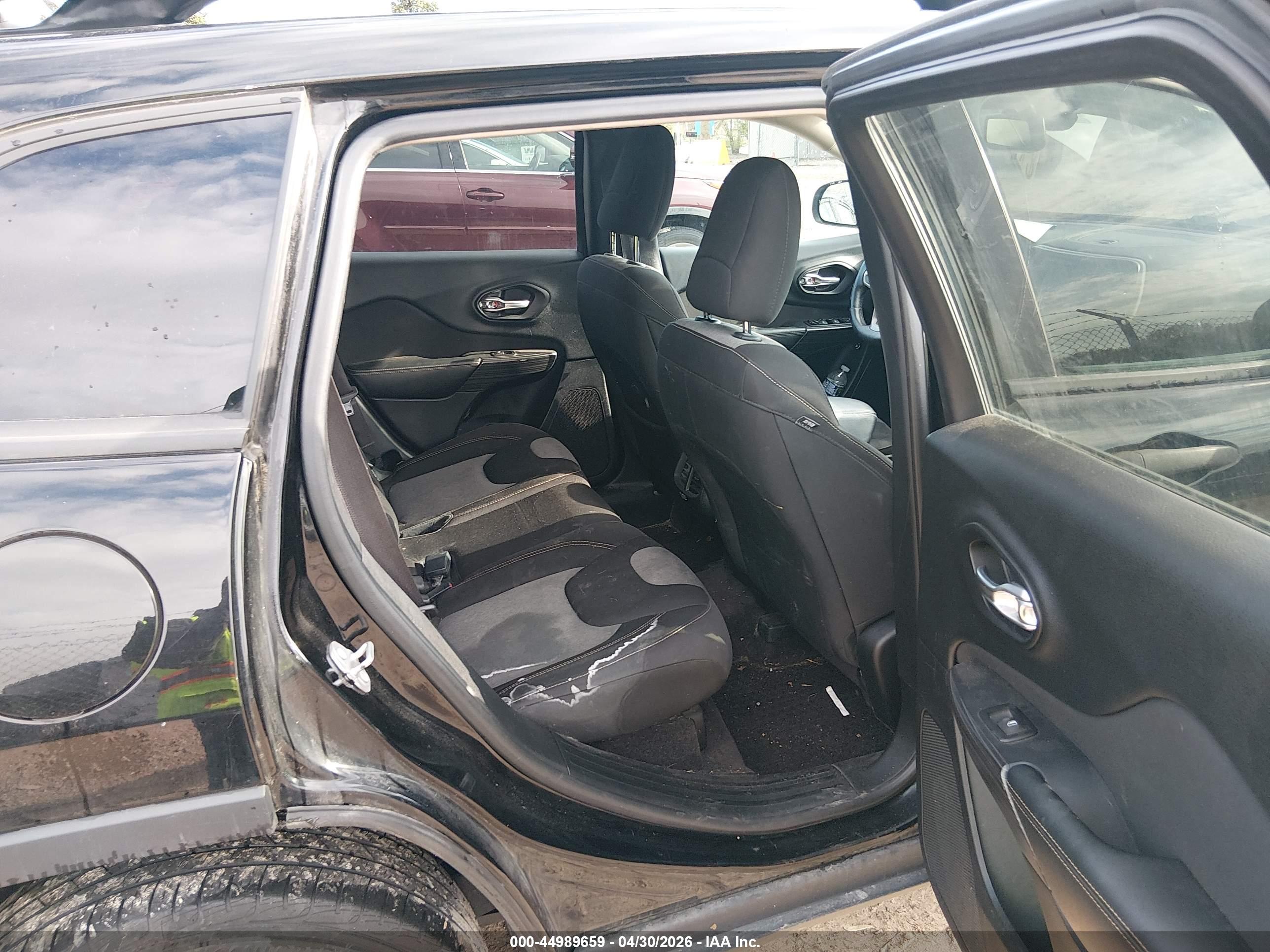 JEEP CHEROKEE image 8
