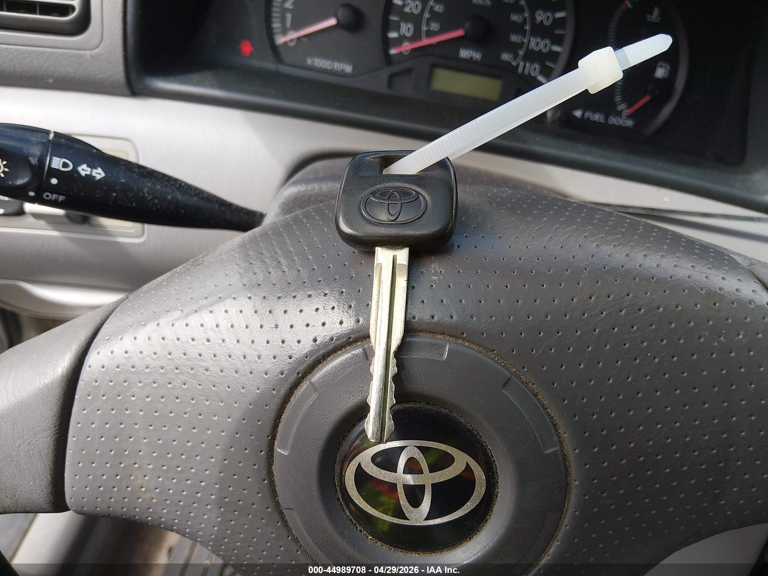 TOYOTA COROLLA image 11