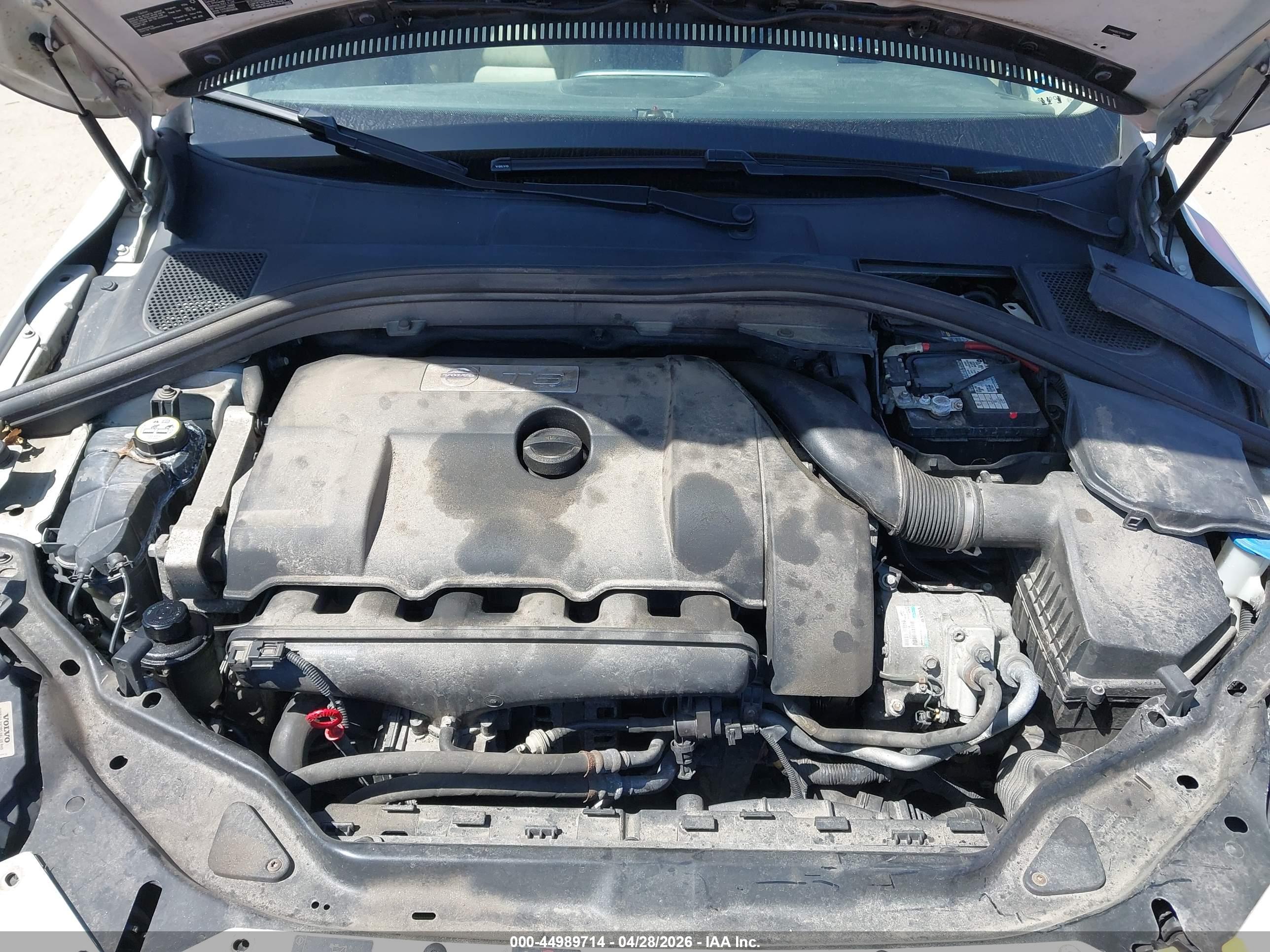 VOLVO XC60 image 10
