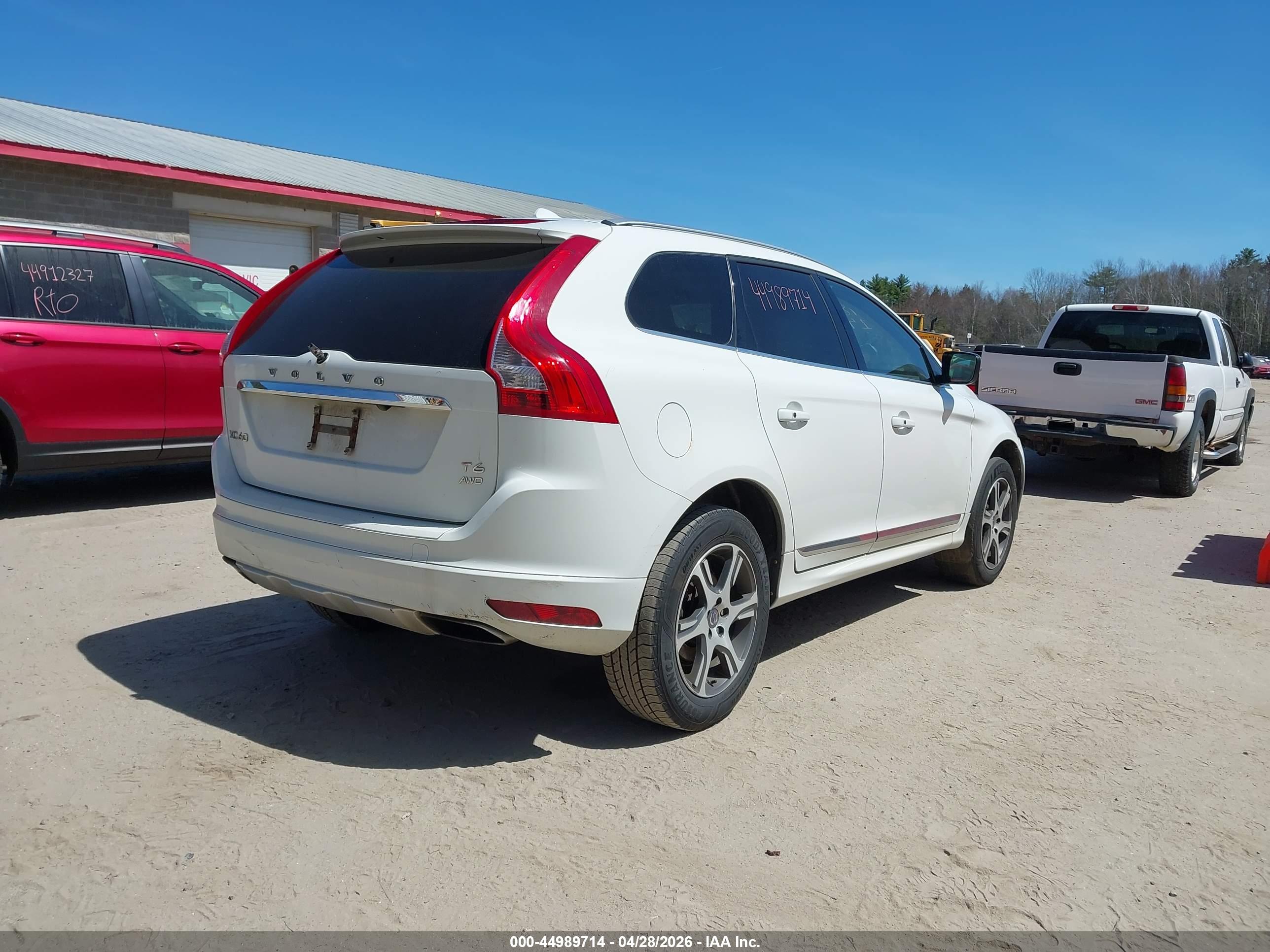 VOLVO XC60 image 4
