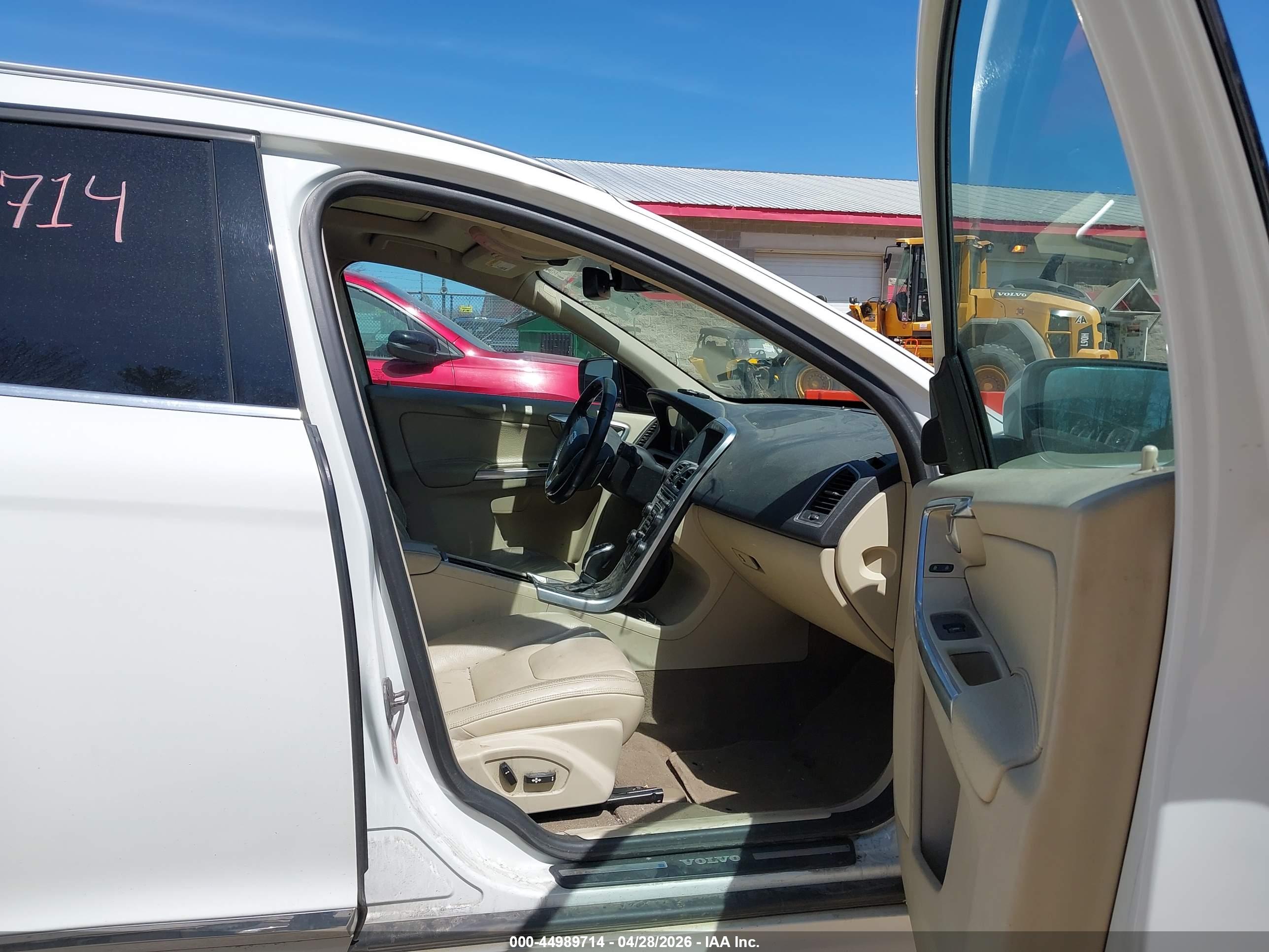 VOLVO XC60 image 5