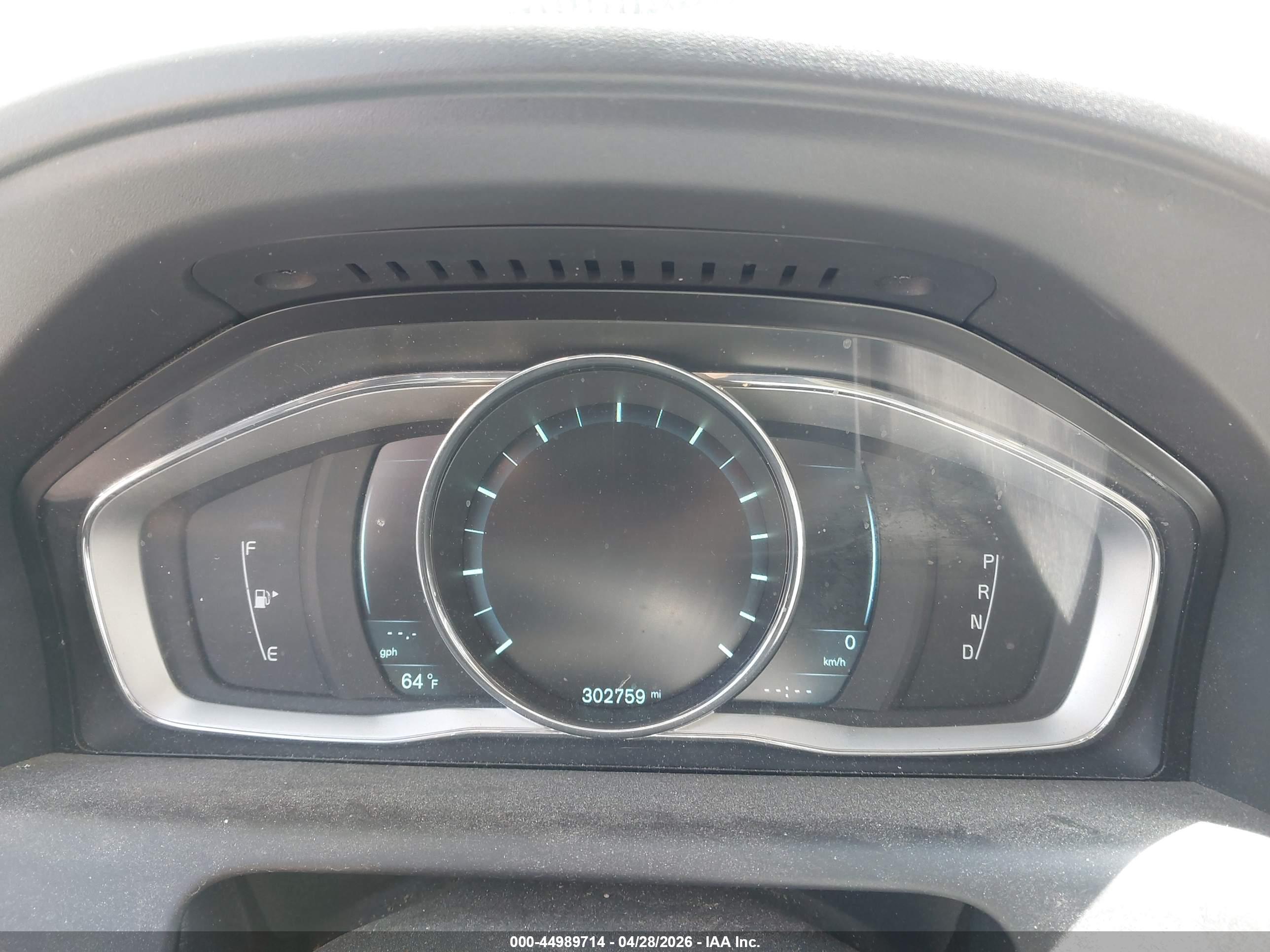 VOLVO XC60 image 7