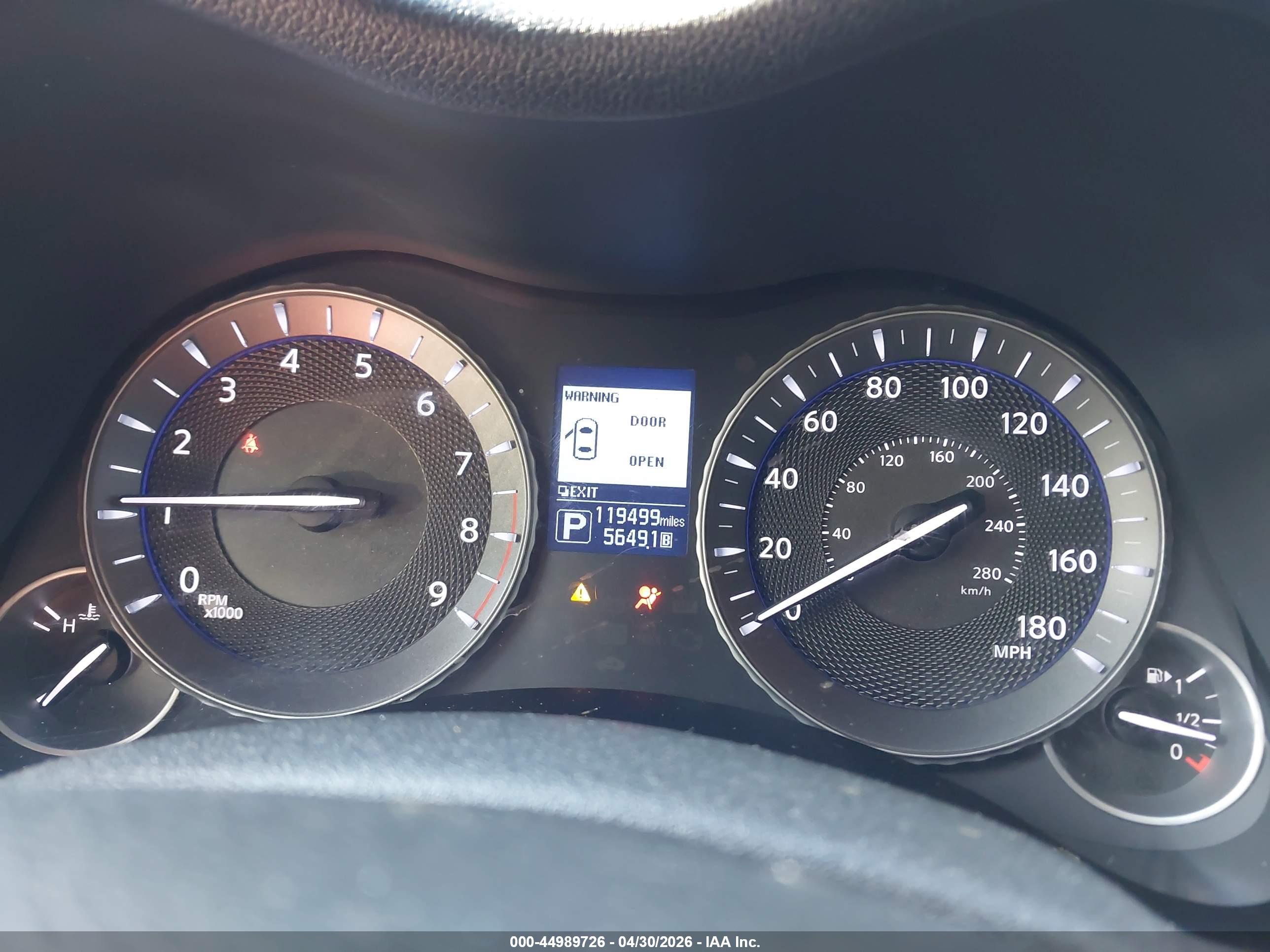 INFINITI Q70L image 7